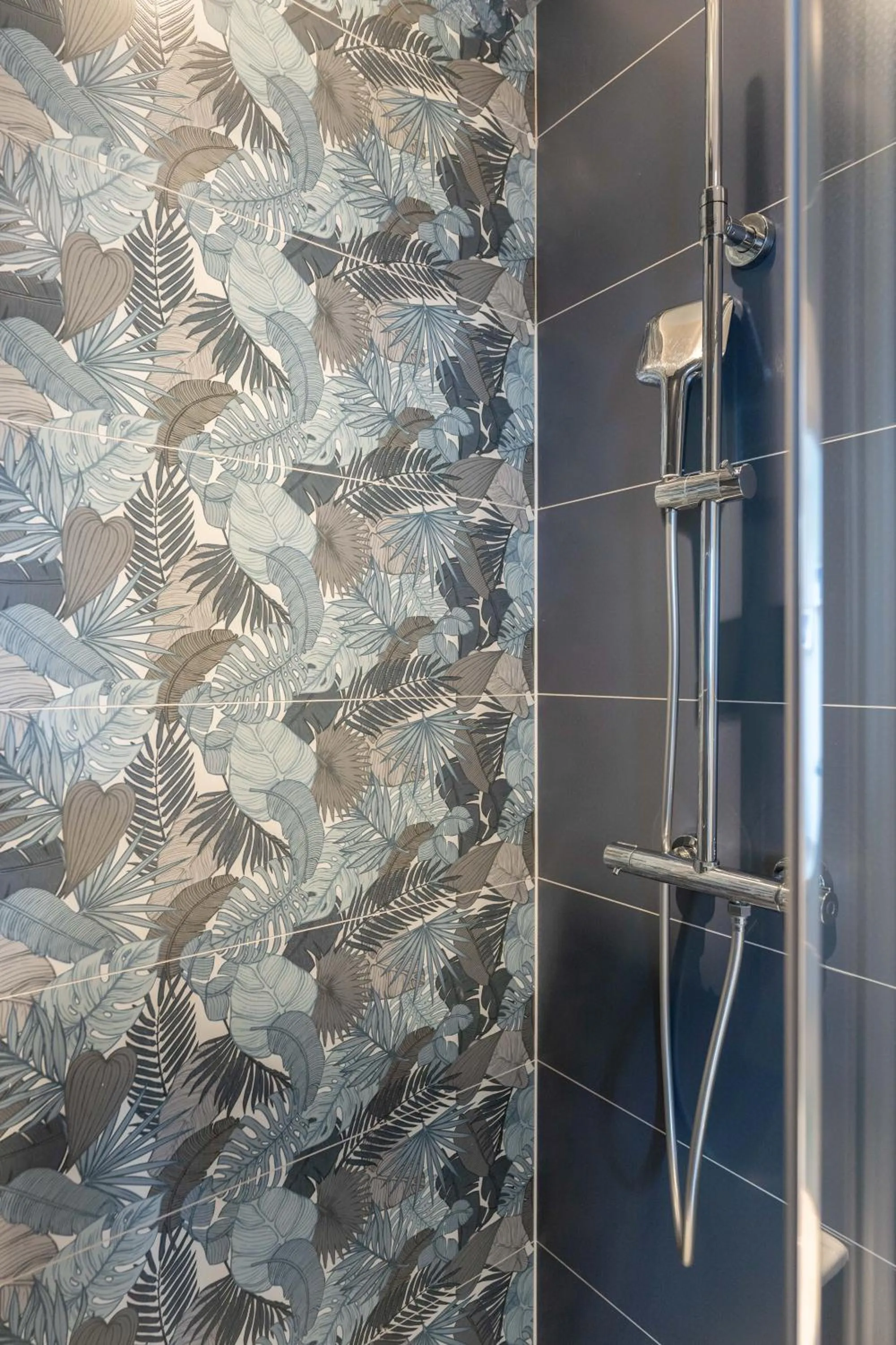 PARADISE Earth & Sea