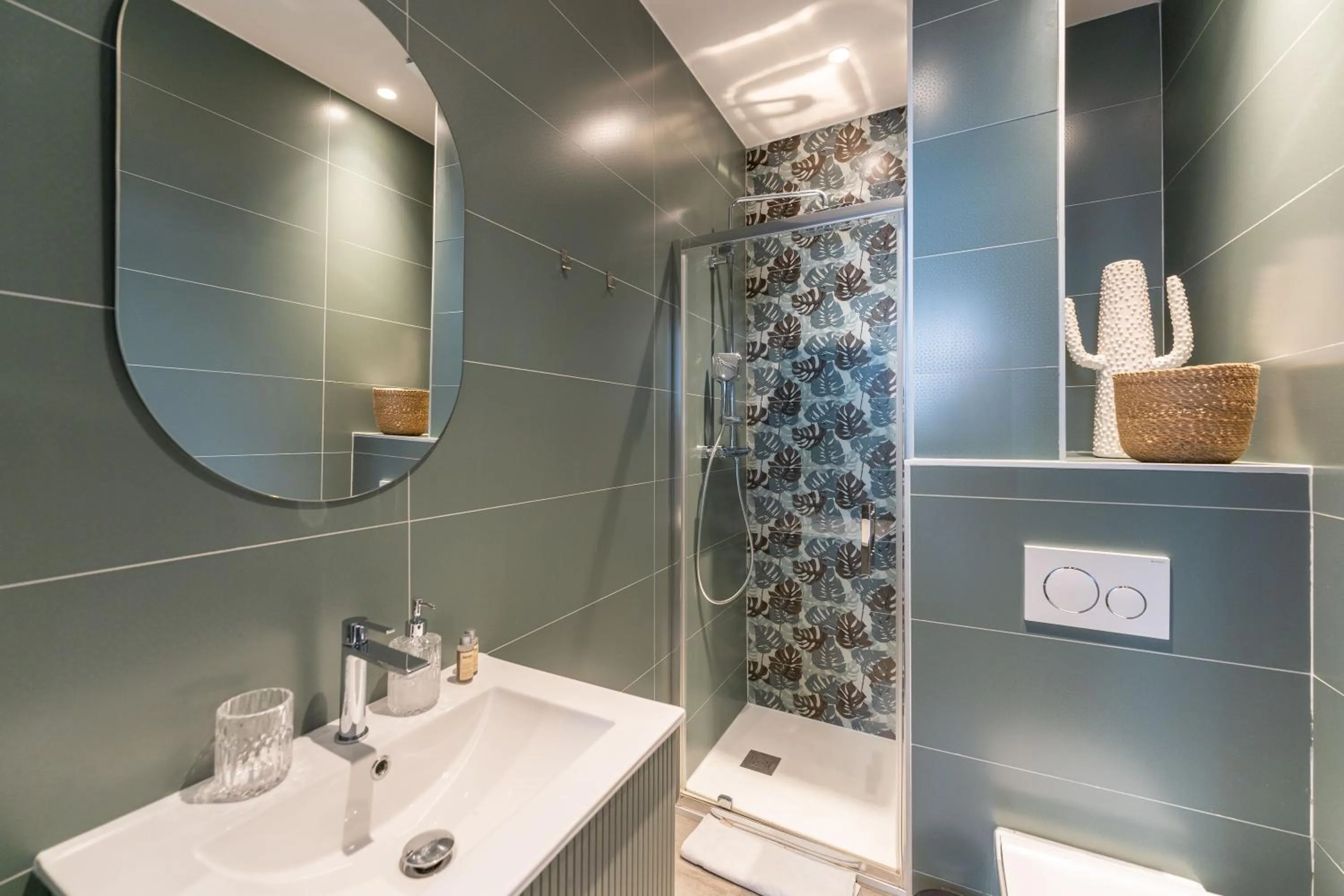 PARADISE Earth & Sea