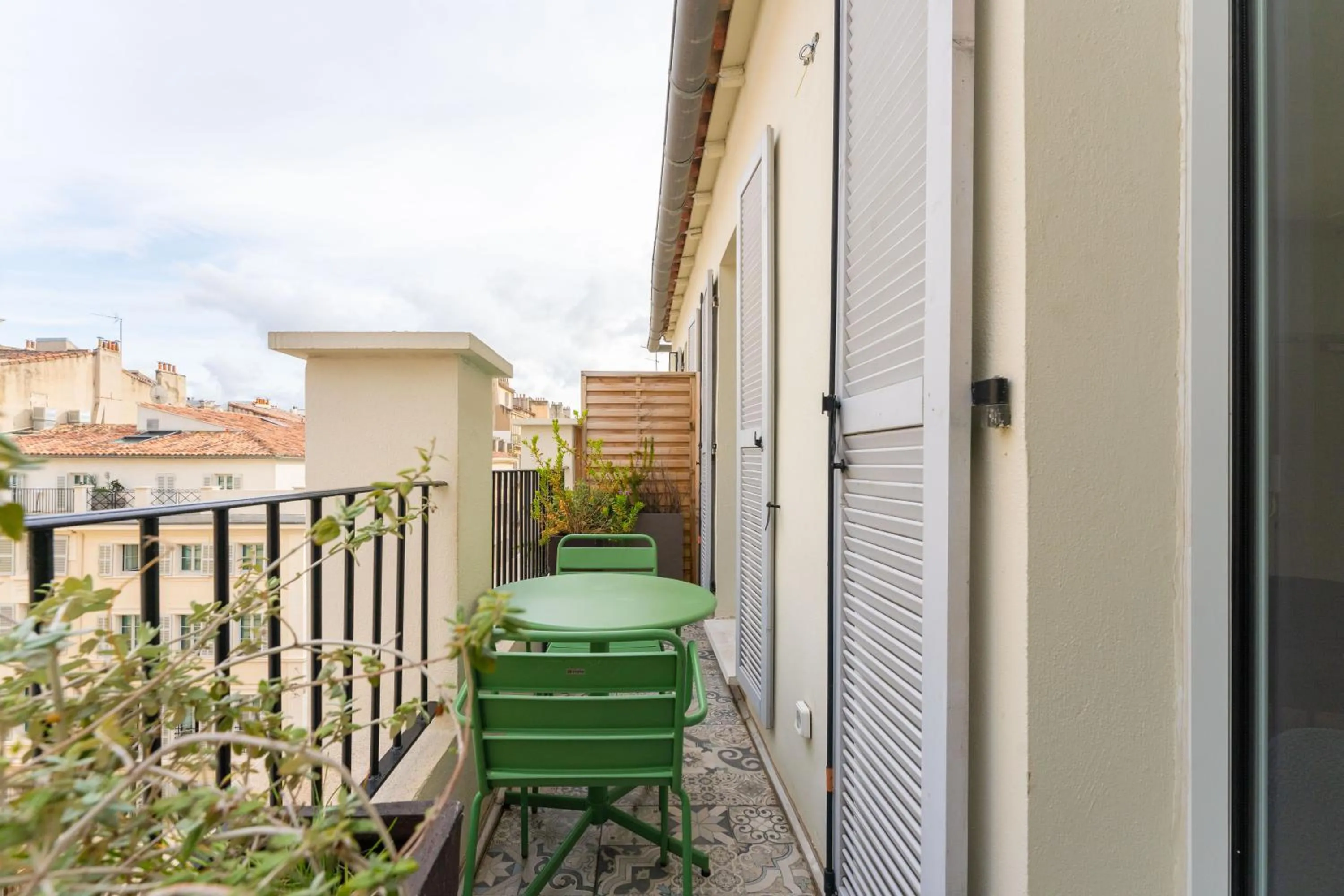 PARADISE Earth & Sea