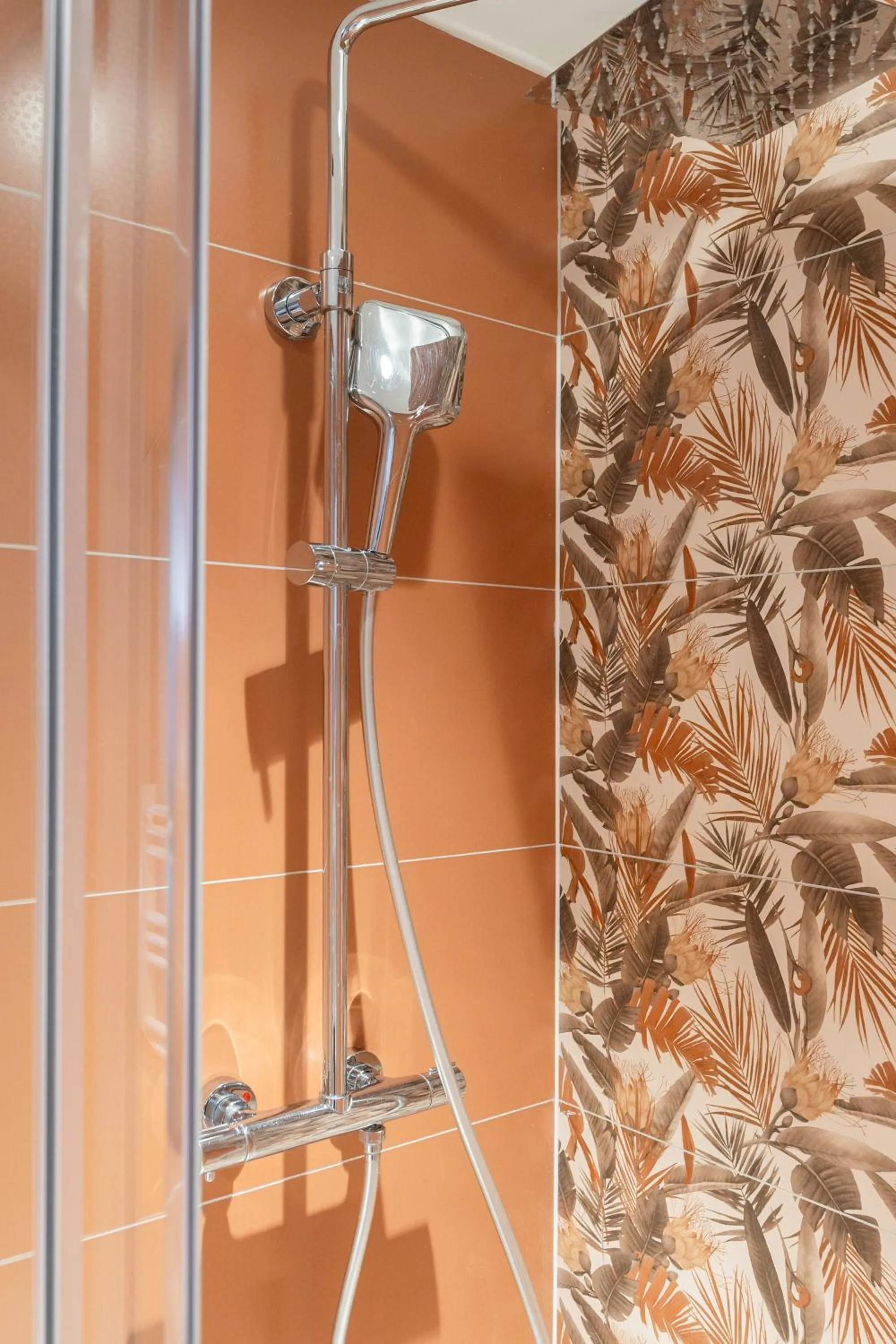 PARADISE Earth & Sea