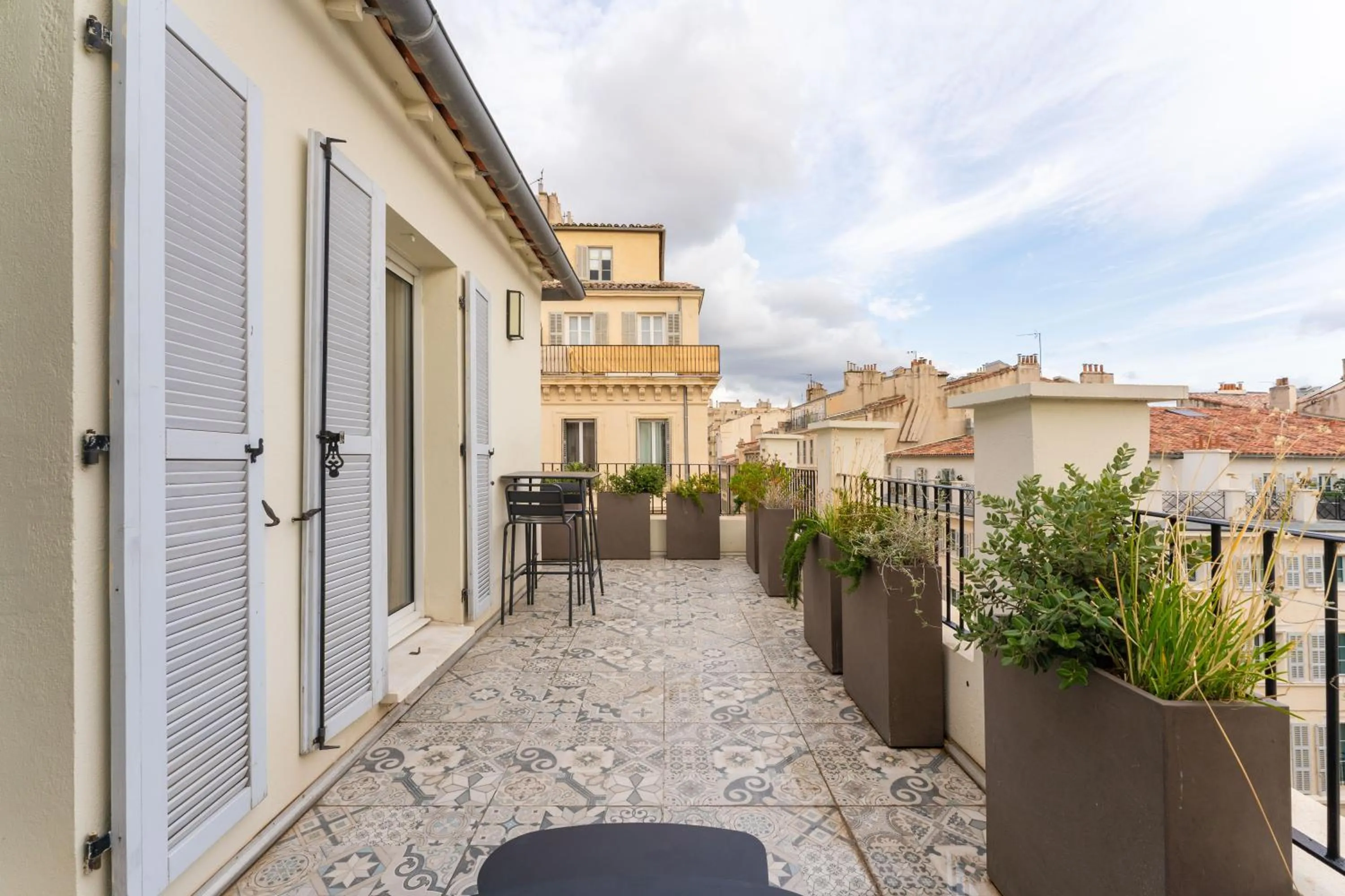 PARADISE Earth & Sea