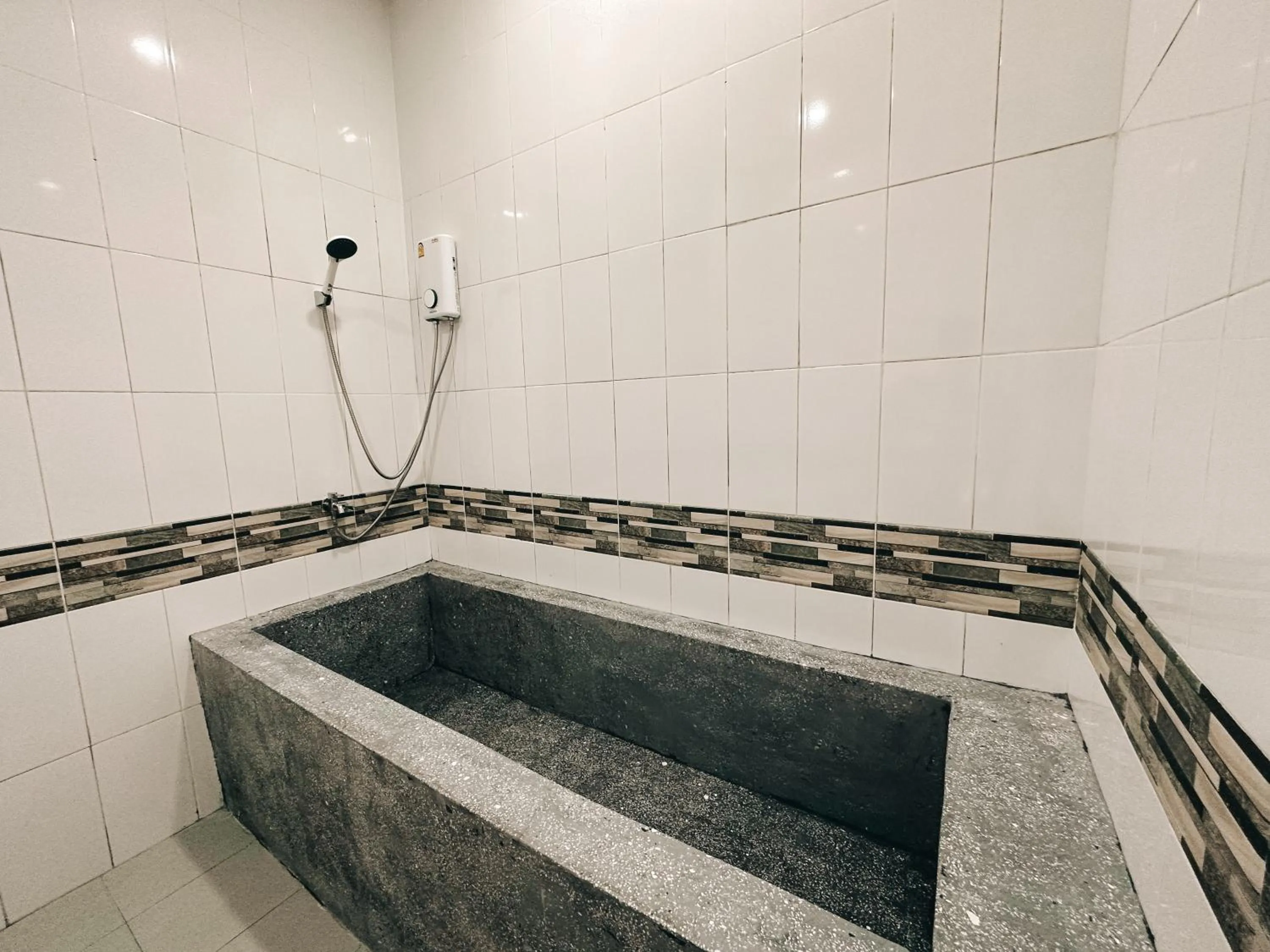 Hot Tub in Tuscany Hotel Buriram