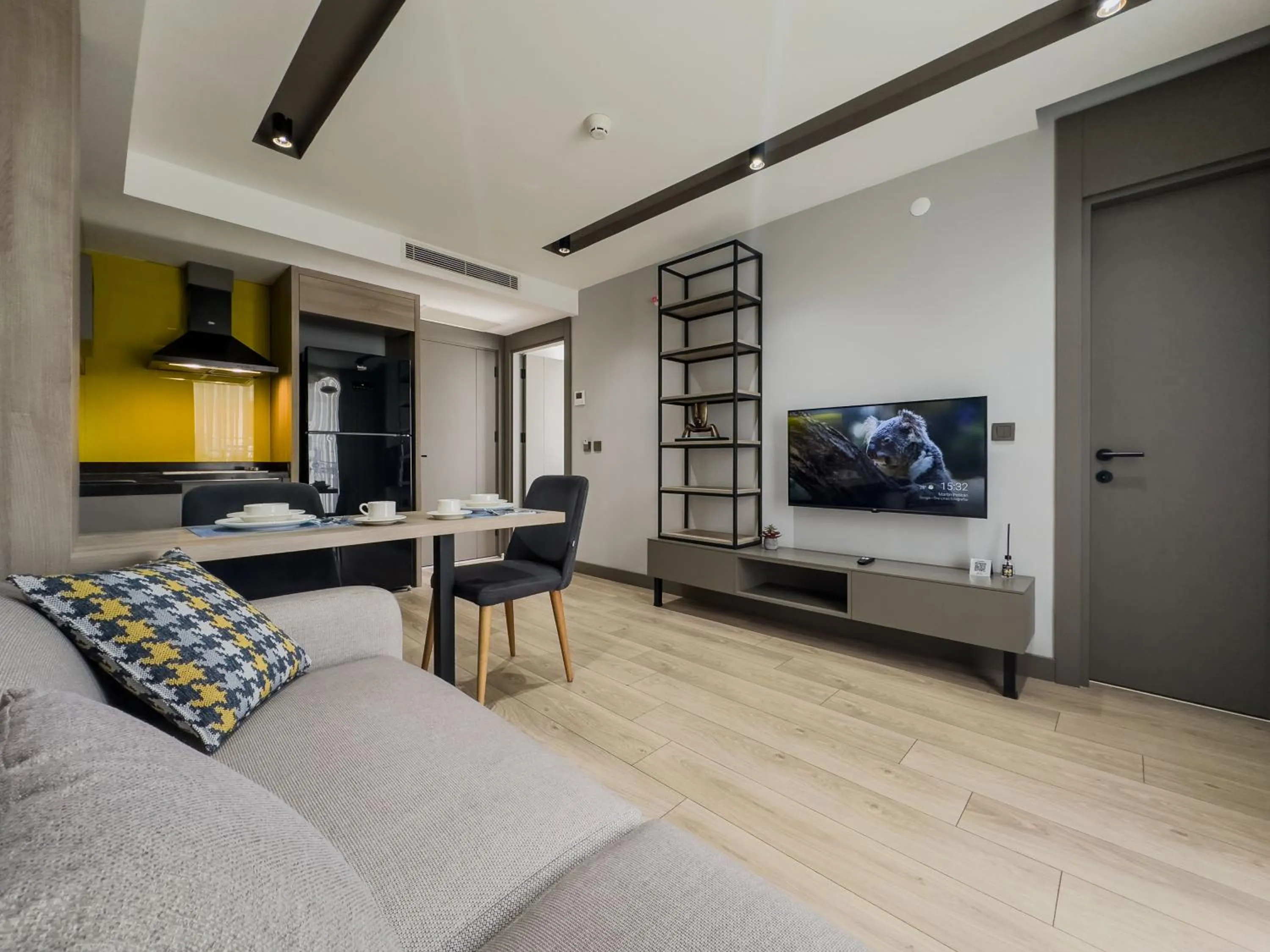 TV and multimedia in Leaf River Suites