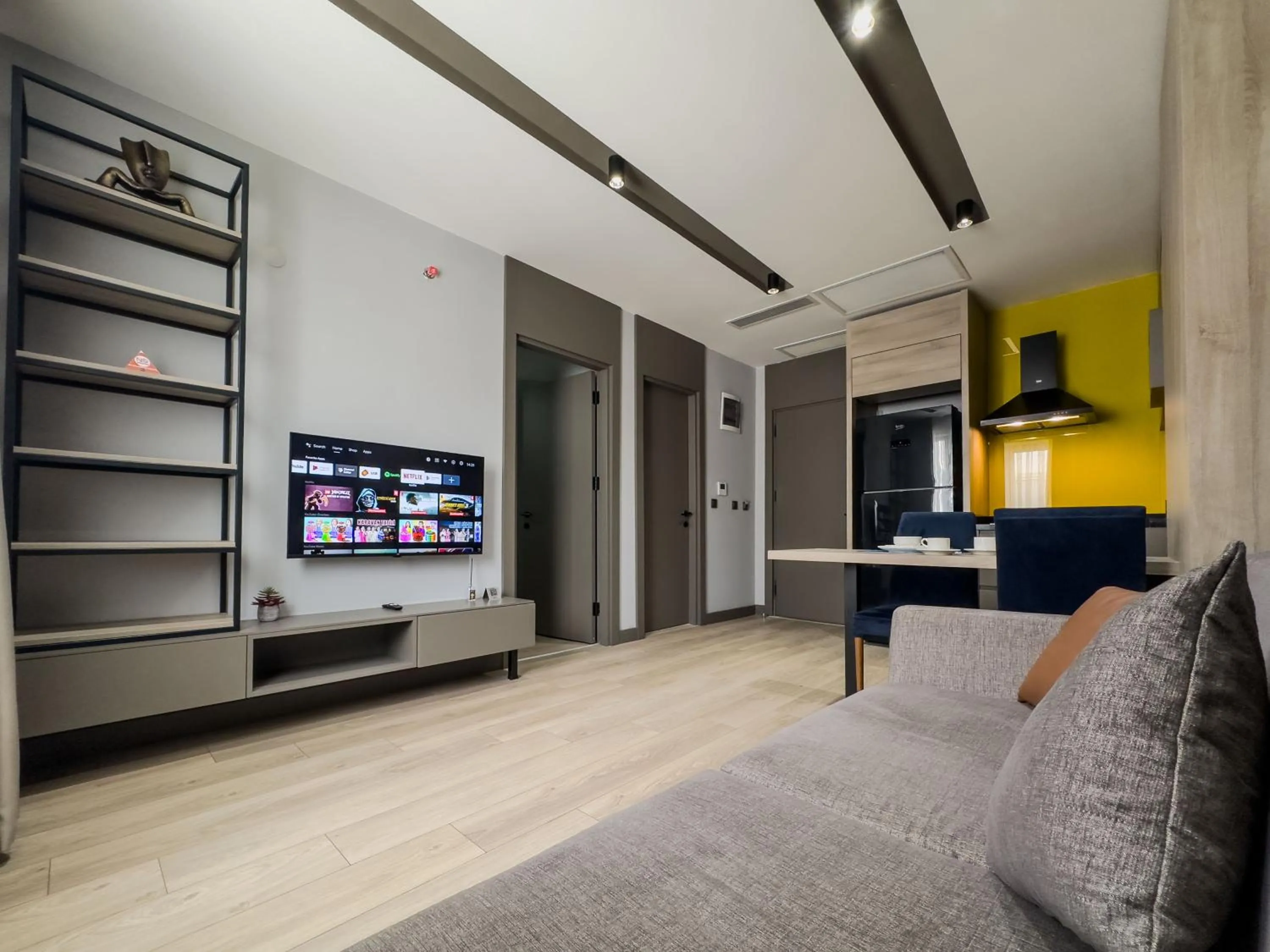 TV and multimedia in Leaf River Suites