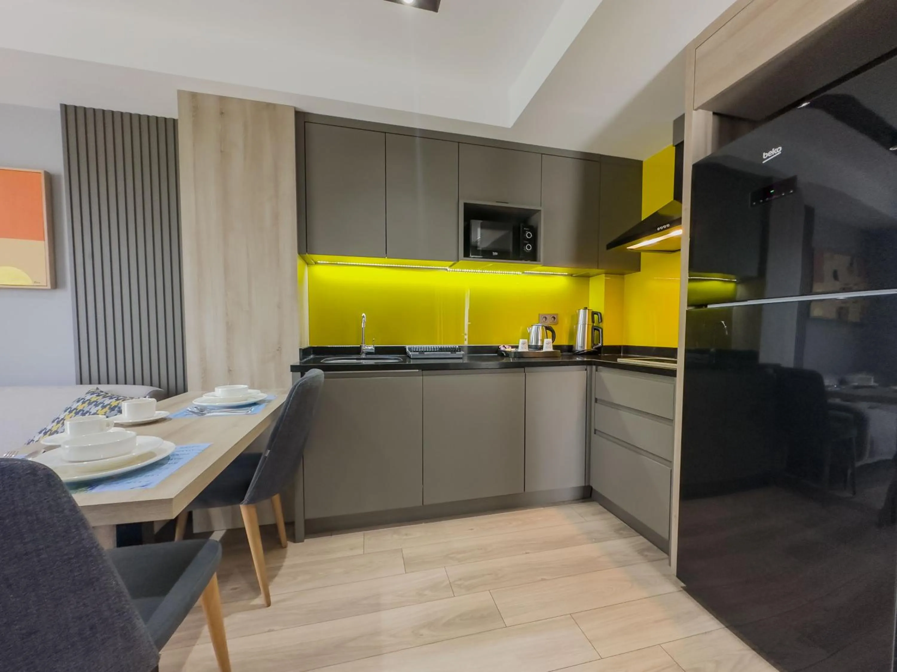 Coffee/tea facilities in Leaf River Suites