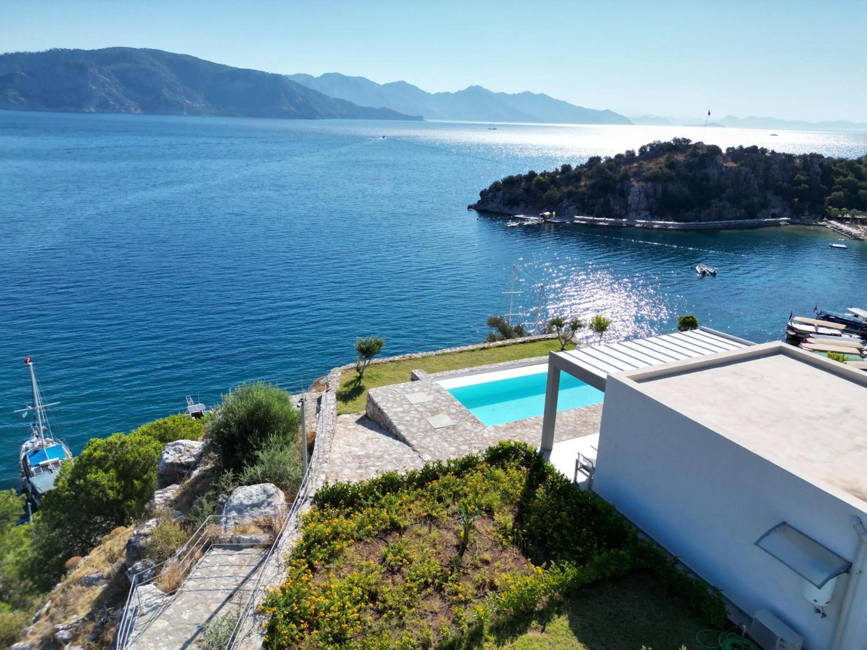 Photo of the whole room in Z-Villas Beach Hotel