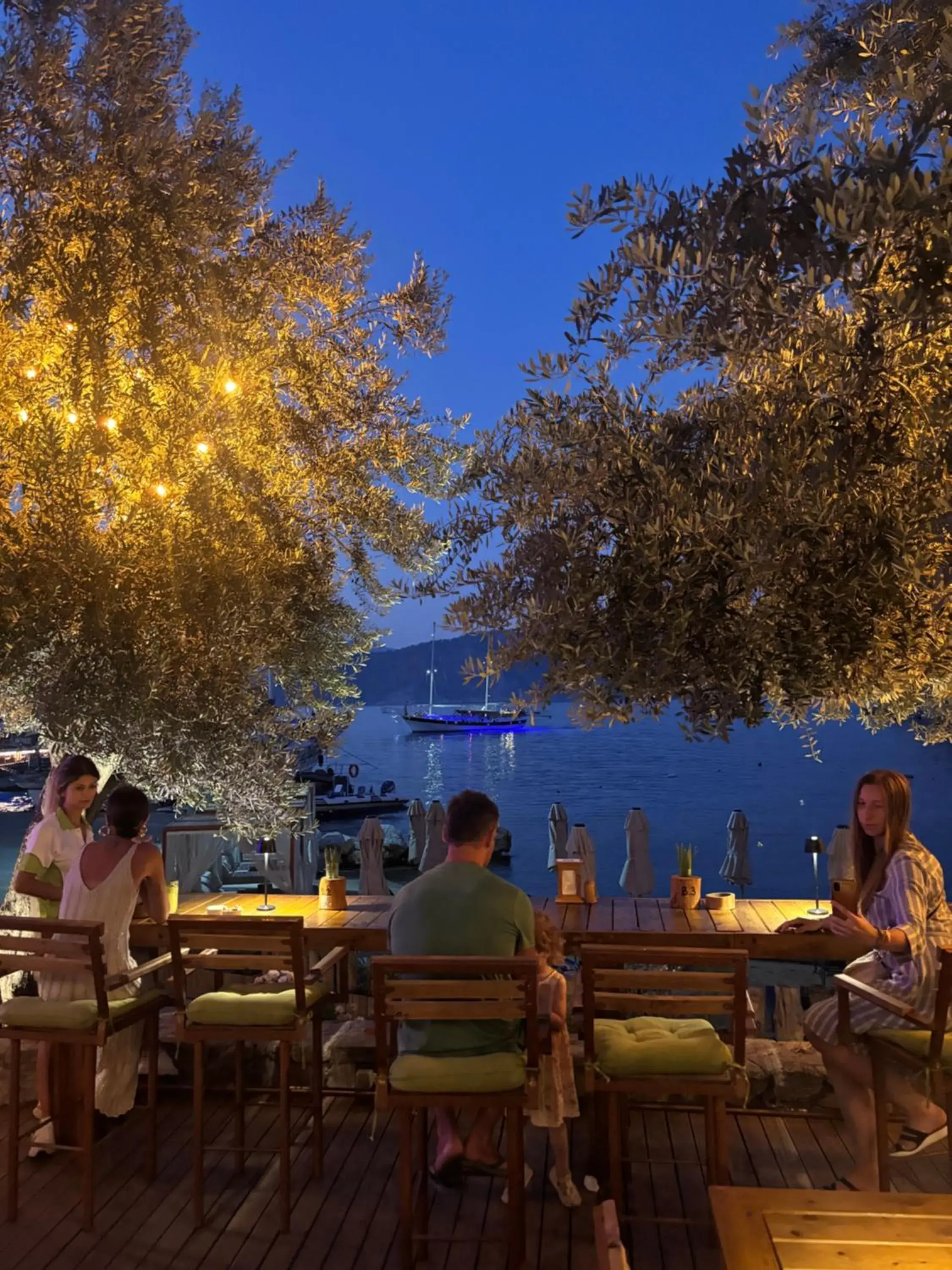 Restaurant/places to eat in Z-Villas Beach Hotel Restaurant/places to eat in Z-Villas Beach Hotel