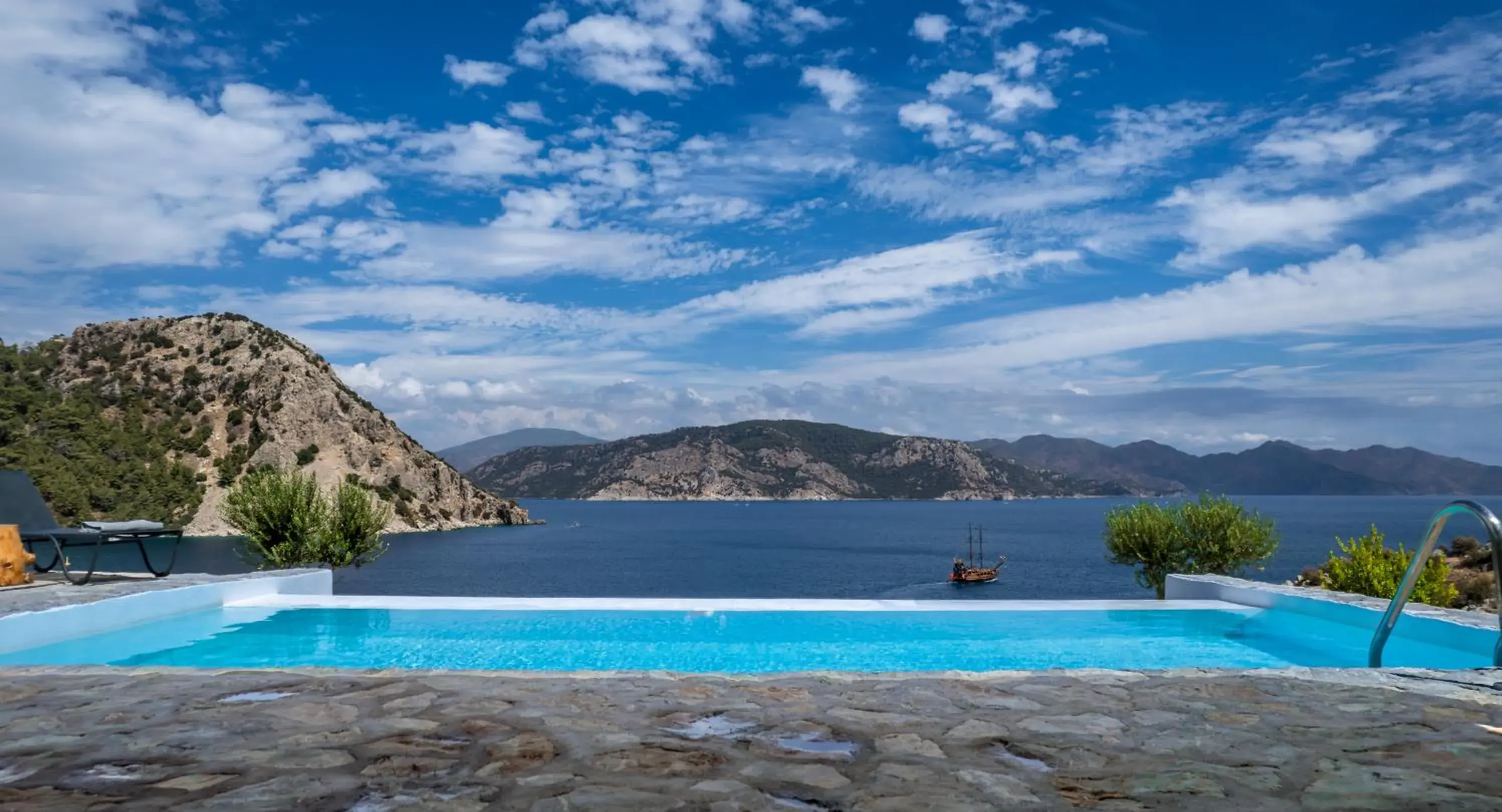 Pool view in Z-Villas Beach Hotel Pool view in Z-Villas Beach Hotel