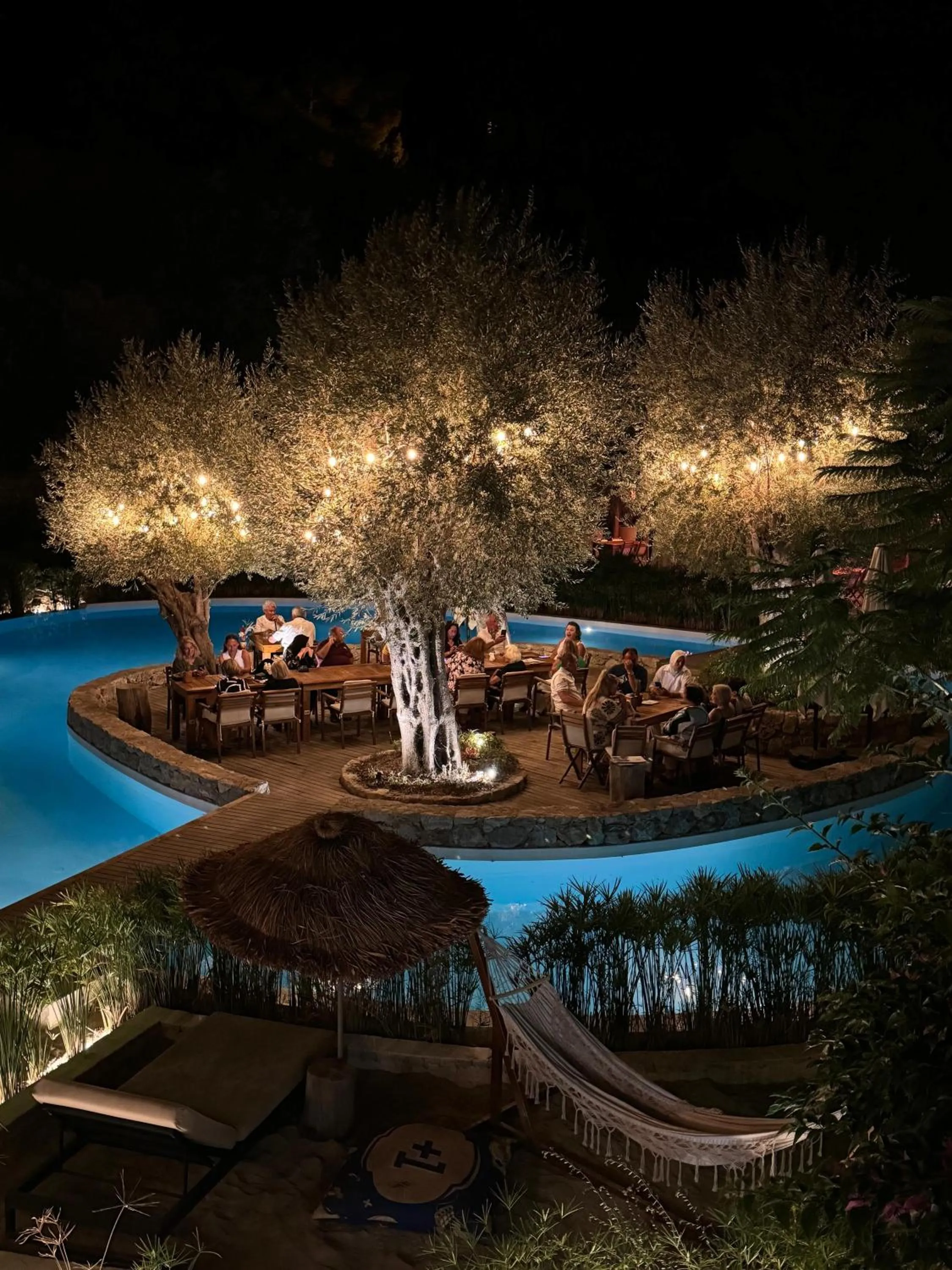 Restaurant/places to eat in Z-Villas Beach Hotel