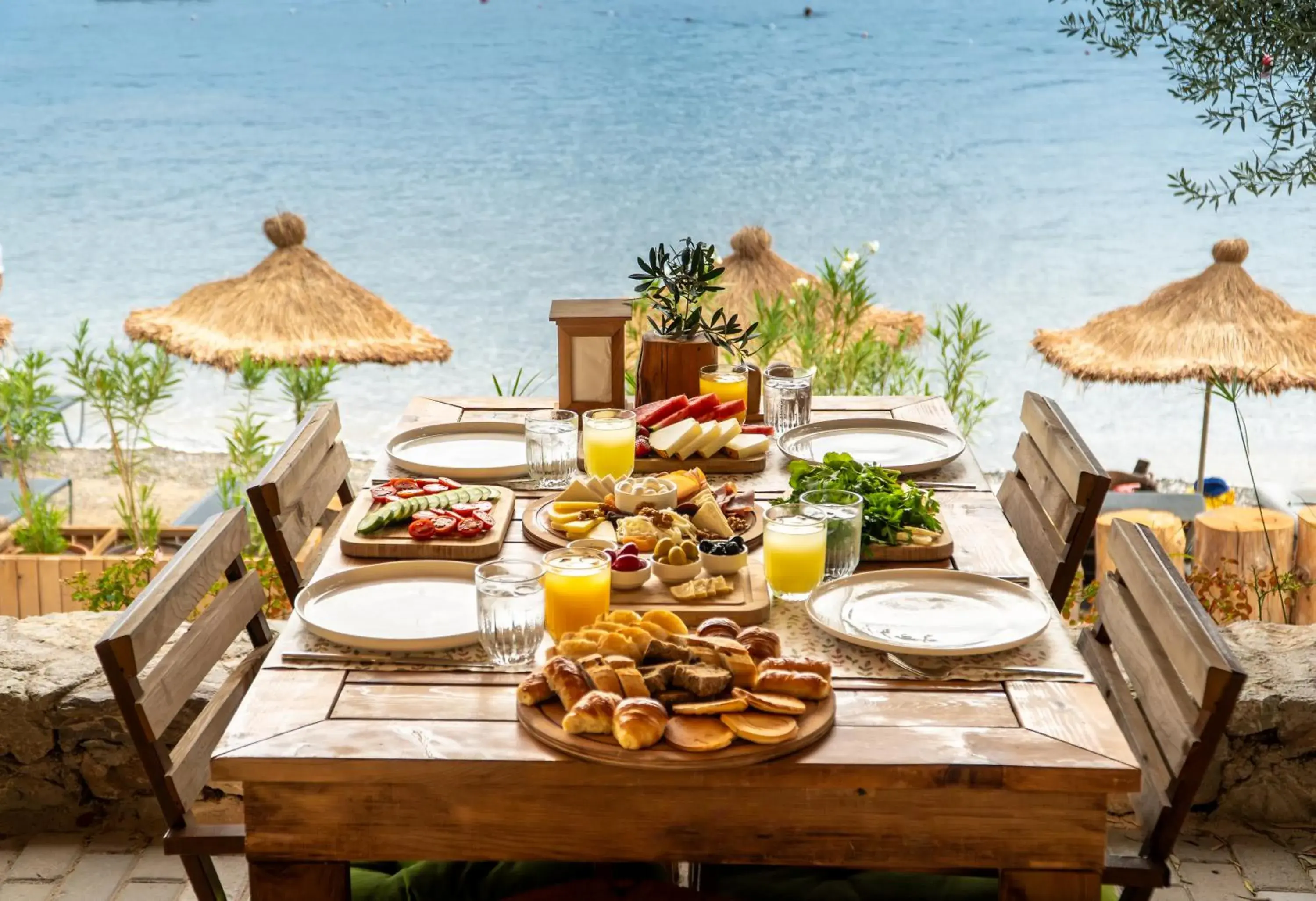 Restaurant/places to eat in Z-Villas Beach Hotel Restaurant/places to eat in Z-Villas Beach Hotel