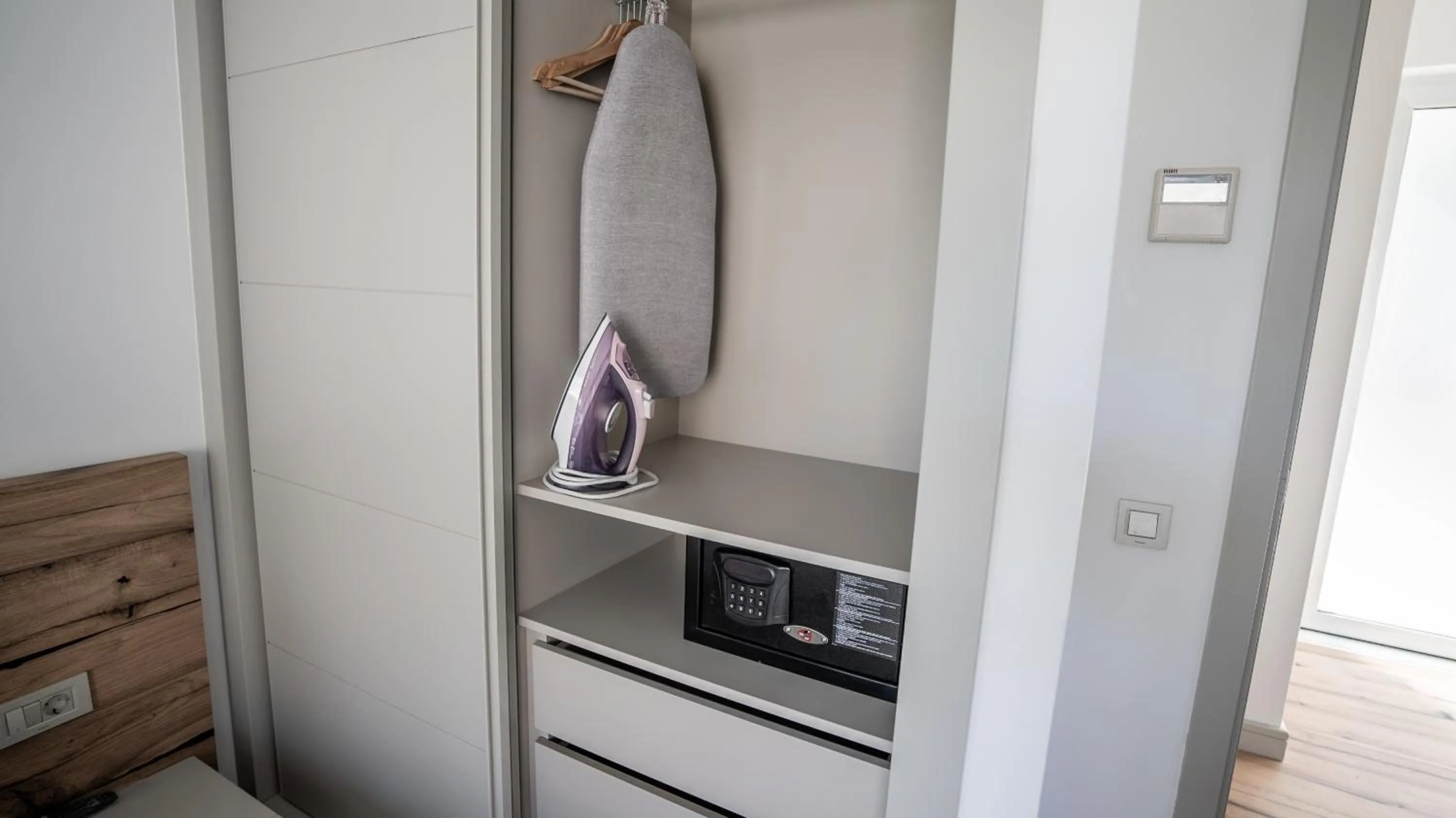 flat iron in Z-Villas Beach Hotel