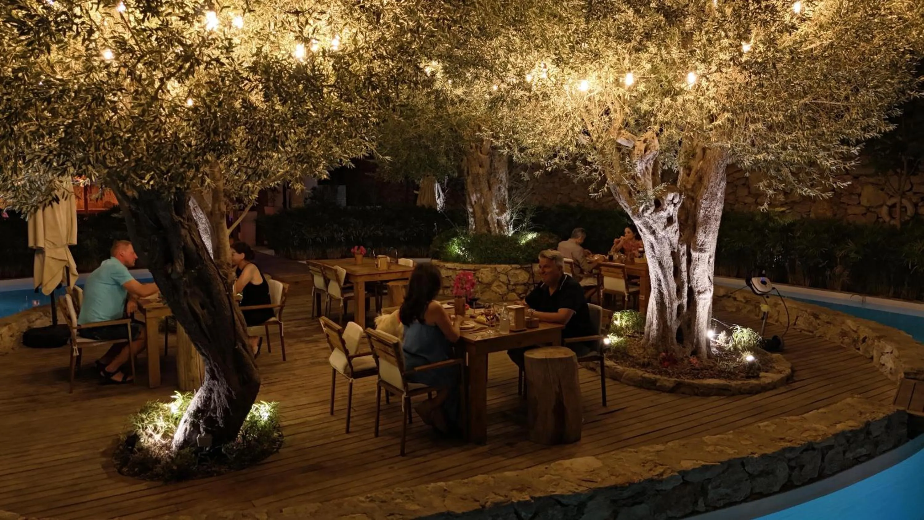 Restaurant/places to eat in Z-Villas Beach Hotel