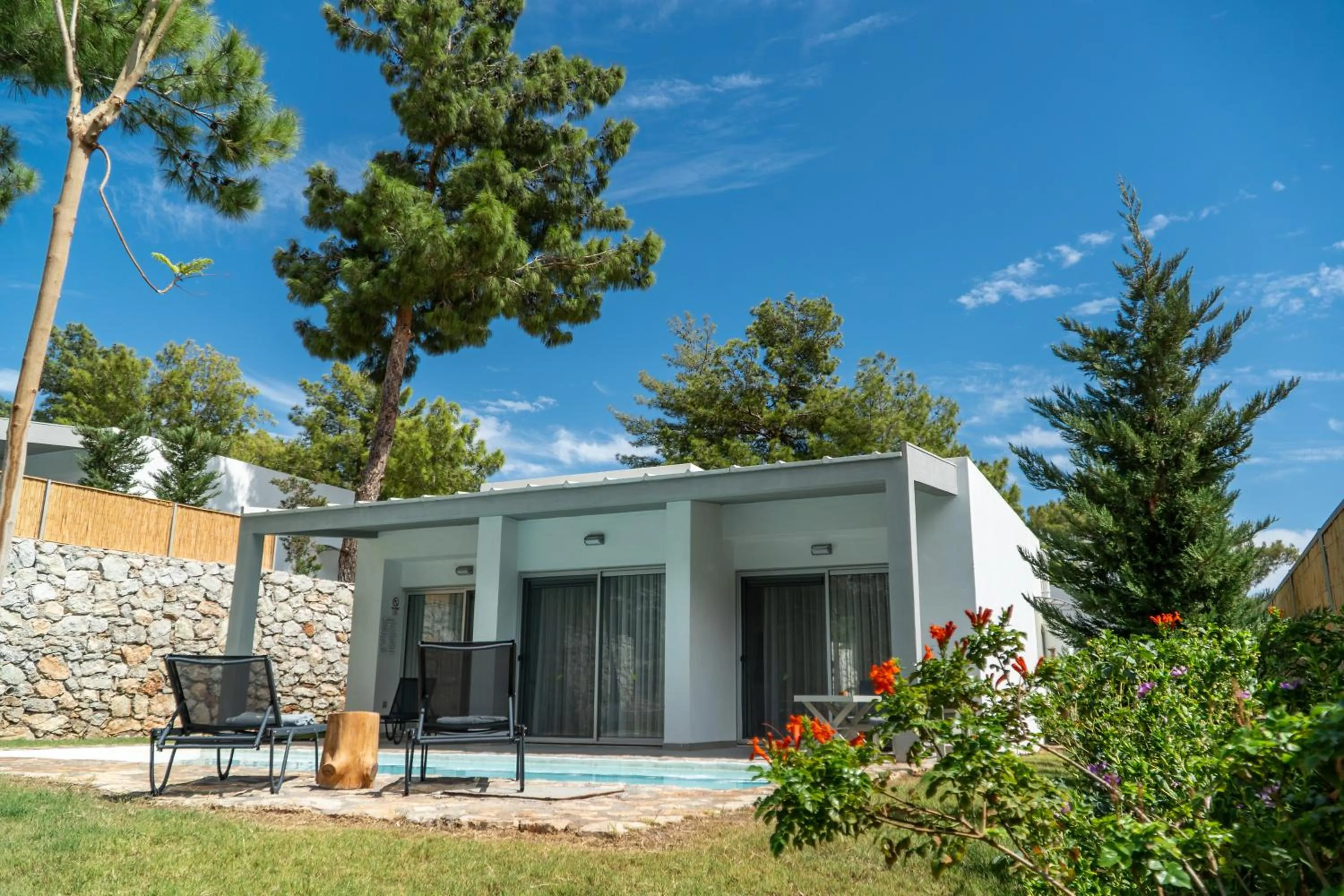 Property building in Z-Villas Beach Hotel