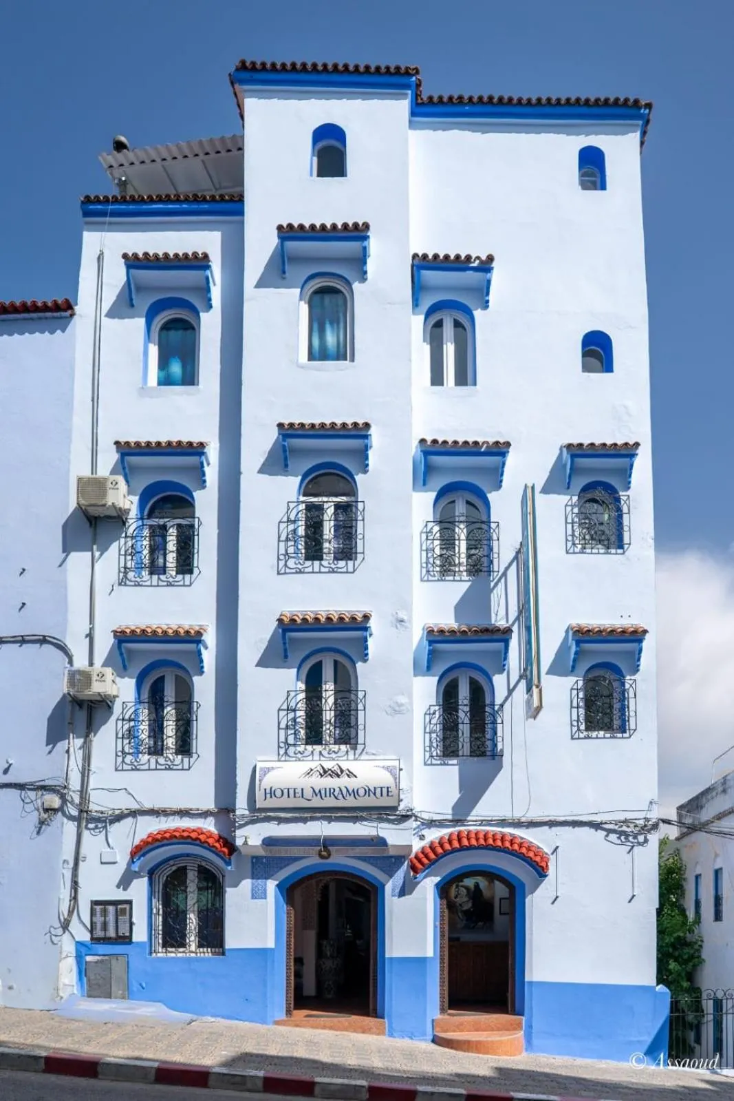 Property building in Hotel Miramonte