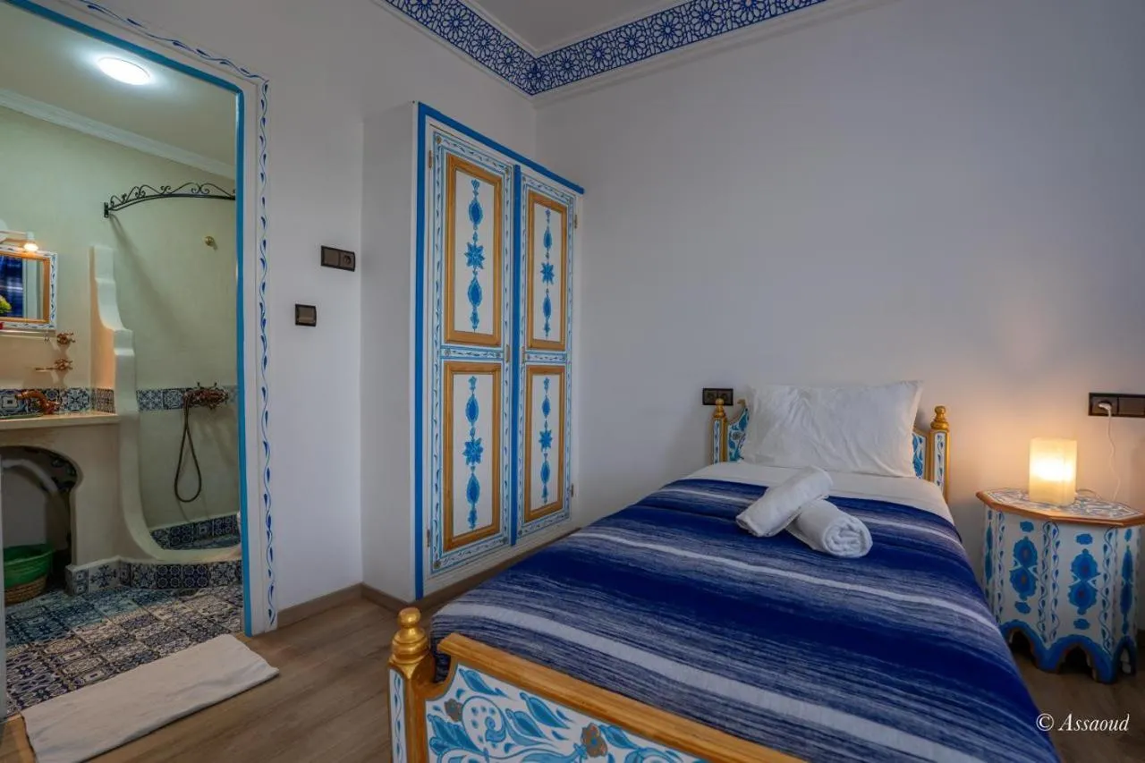 Bathroom, Bed in Hotel Miramonte