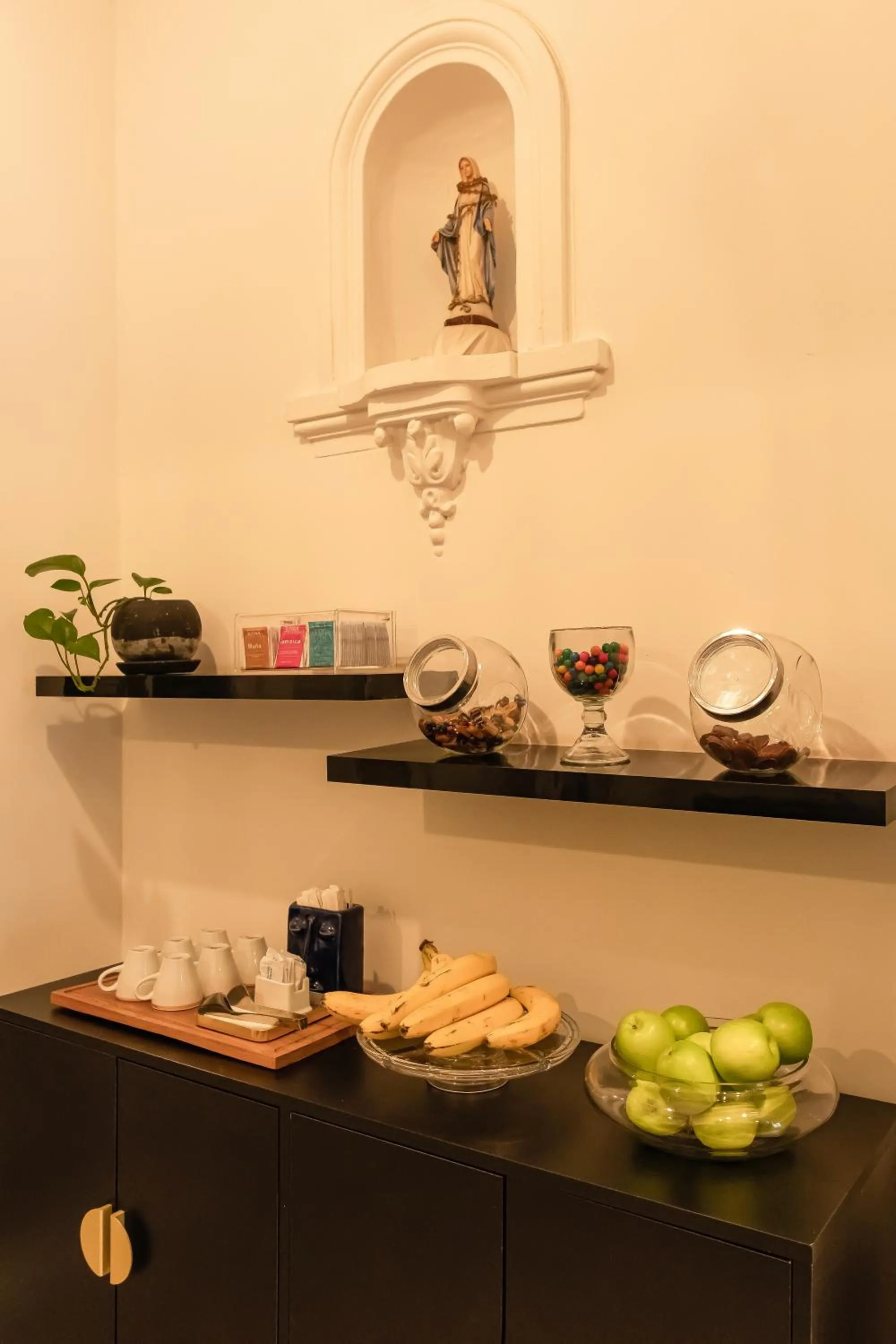 Coffee/tea facilities in Blu Hotel Boutique