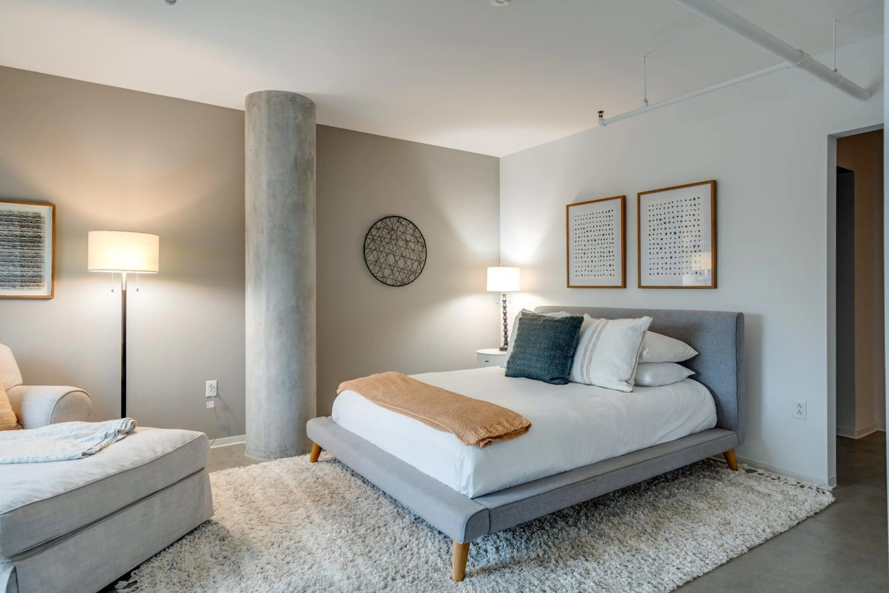 Bed in Two story 2Bd 2Ba A Work Live Condo