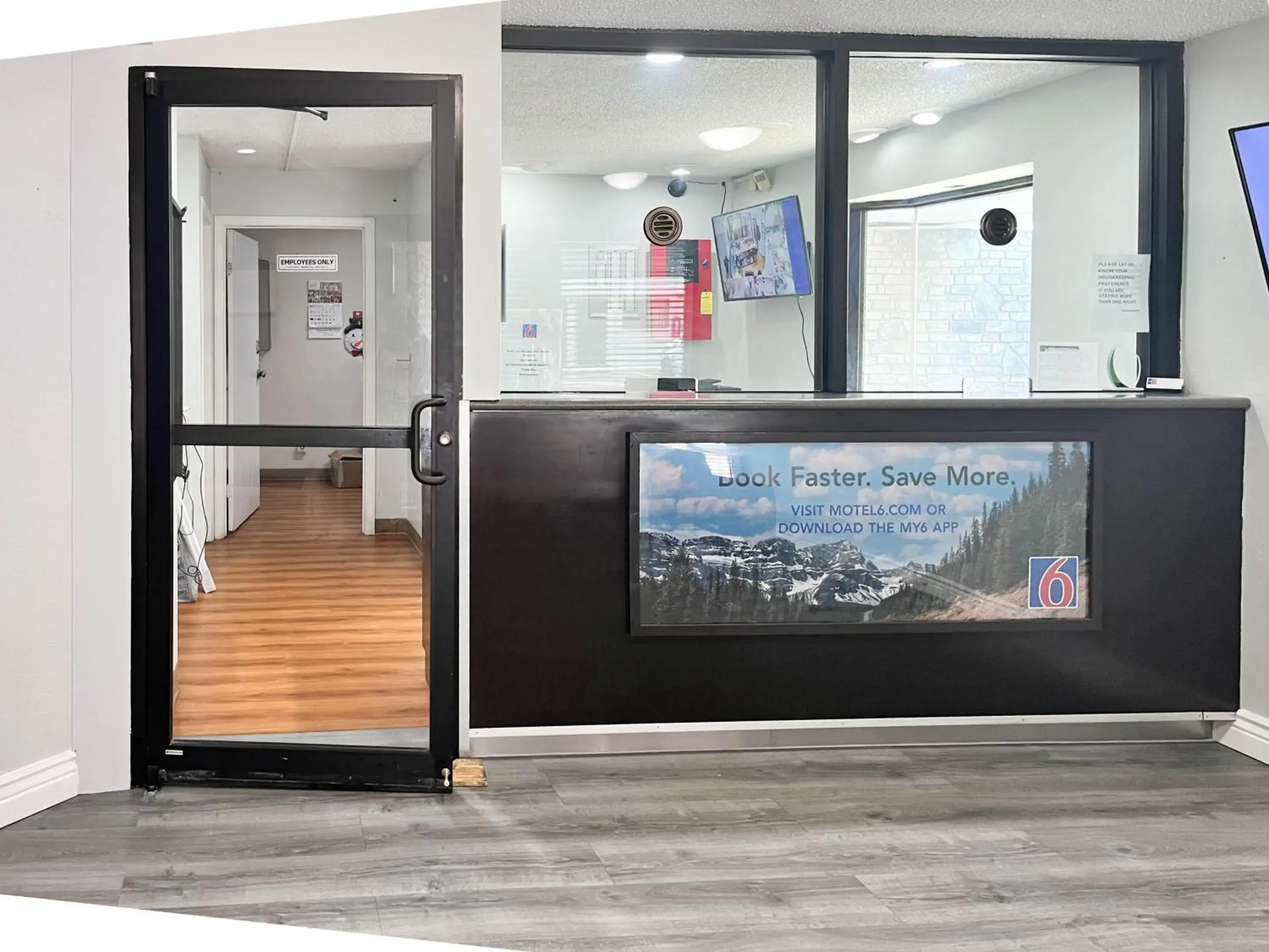 Facade/entrance in Studio 6 Suites Dayton OH Englewood Facade/entrance in Studio 6 Suites Dayton OH Englewood