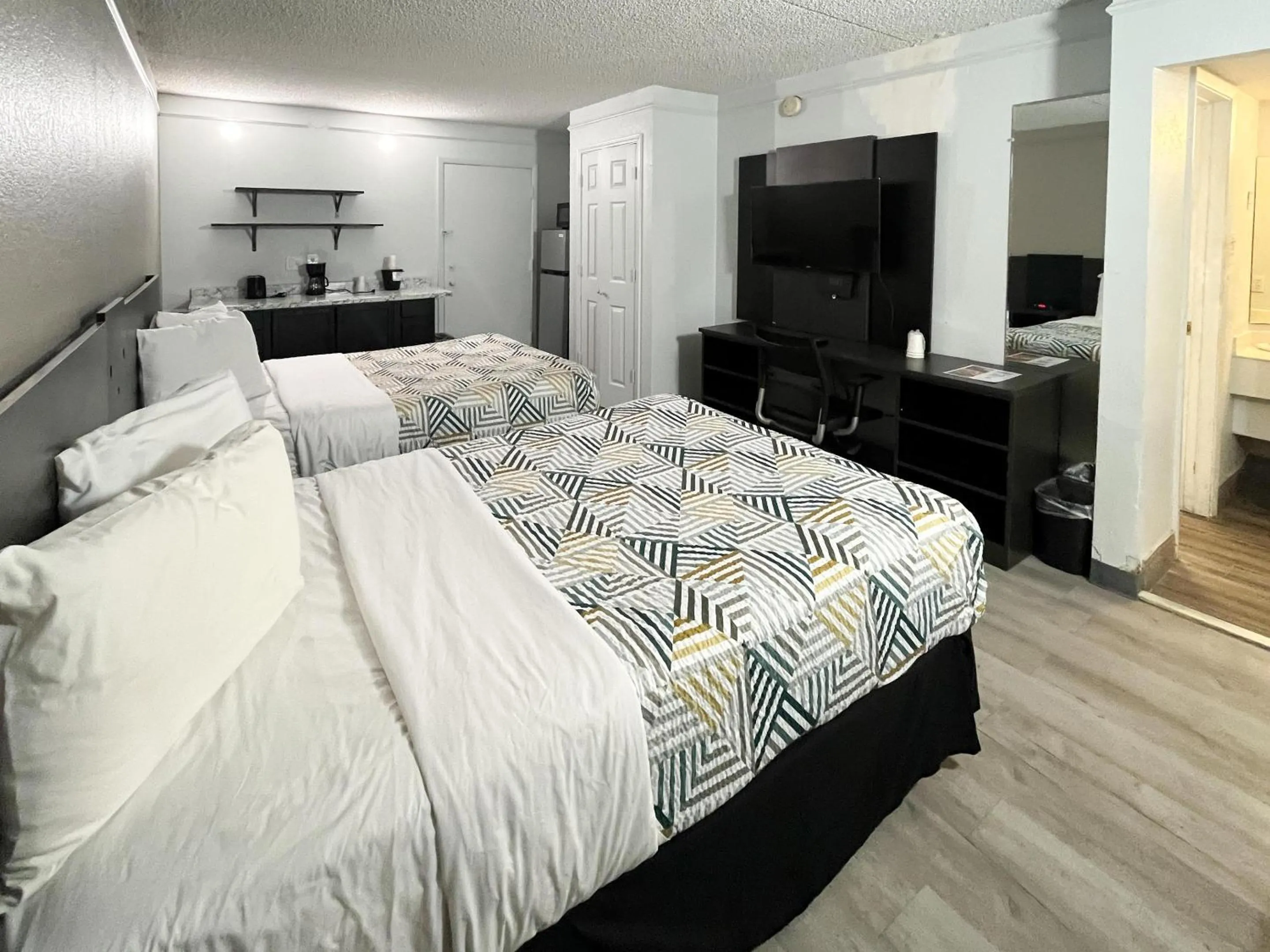 Bed in Studio 6 Suites Dayton OH Englewood