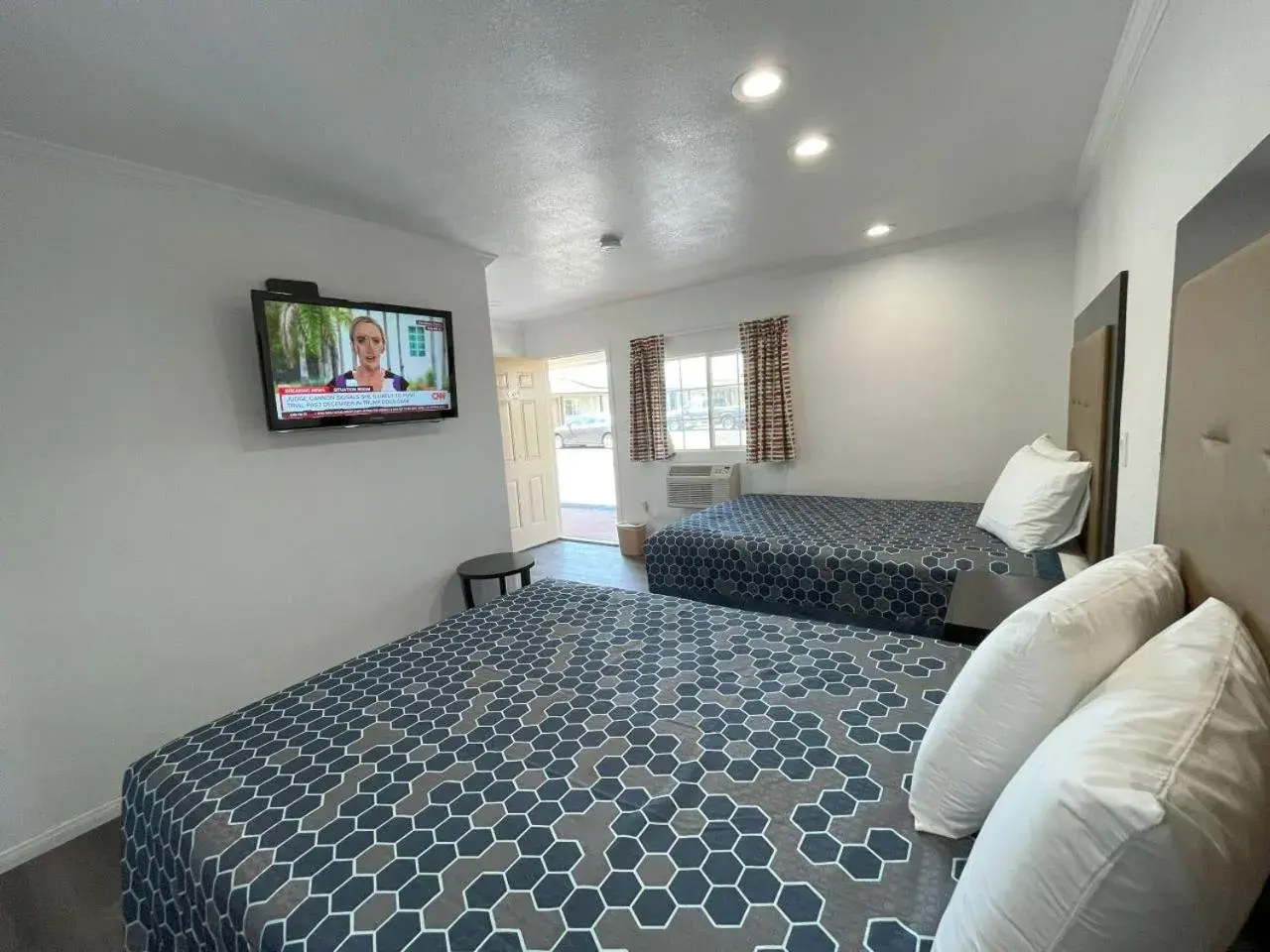 Double Room - Disability Access in Palm Inn Double Room - Disability Access in Palm Inn