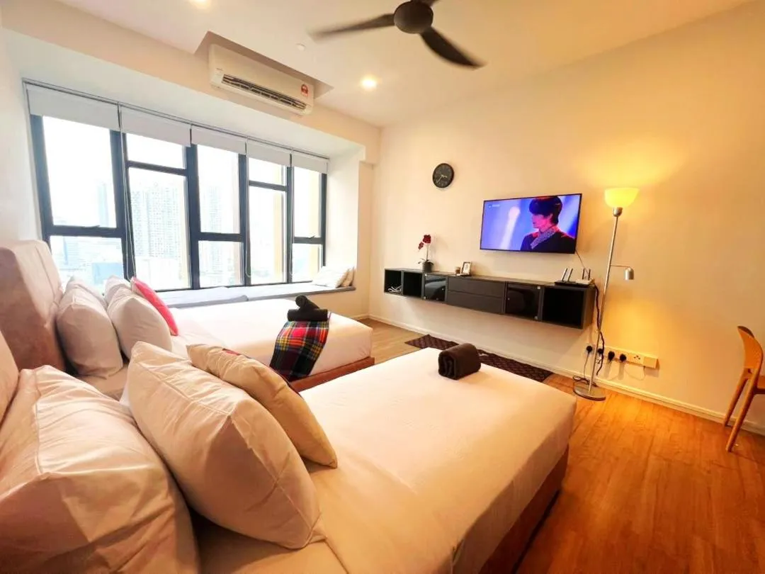 Communal lounge/ TV room, Bed in Ceylonz Suite, Bukit Bintang by MK HOME