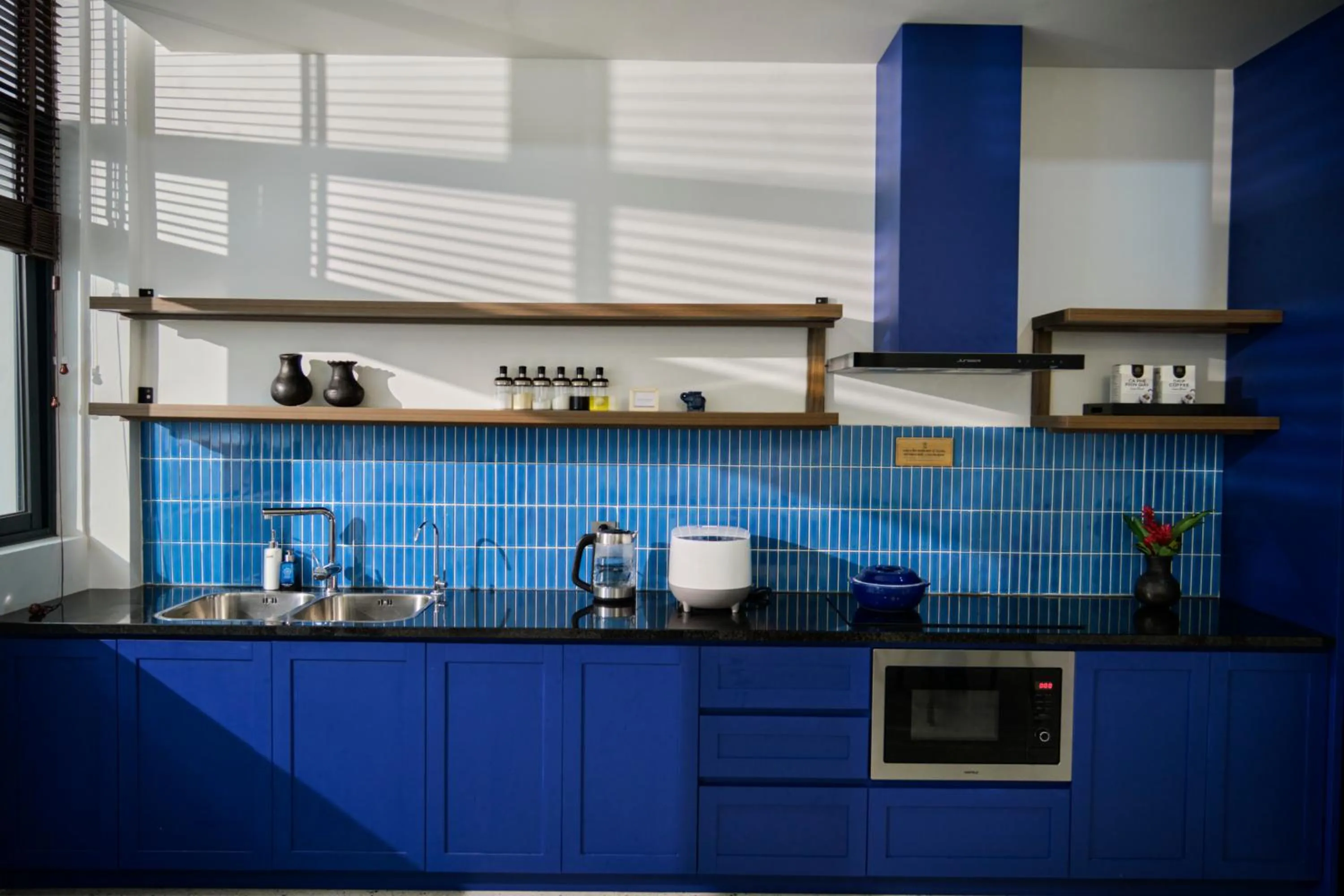 kitchen in The Coffee City - Healing & Retreats