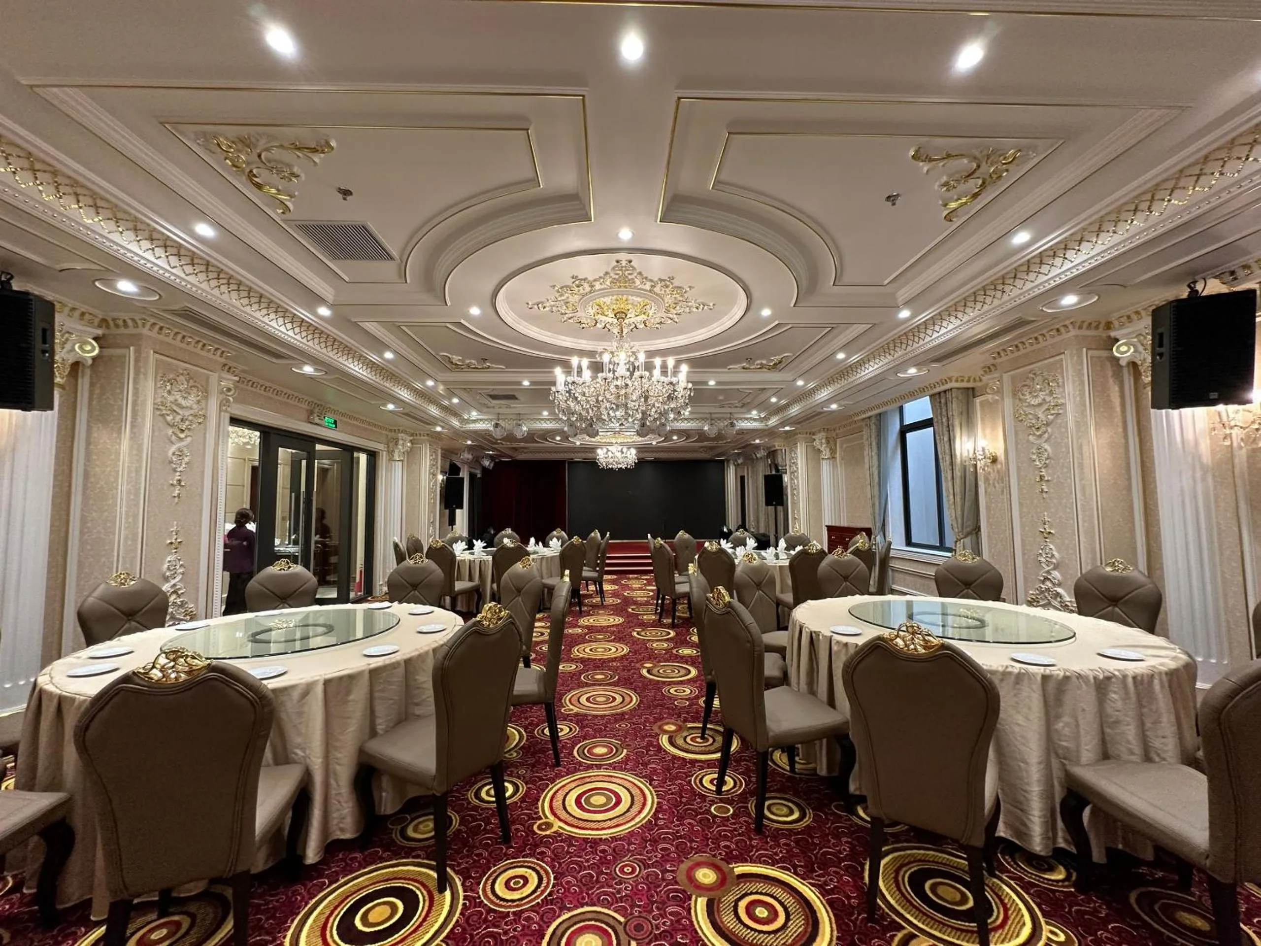 Restaurant/places to eat in Kinh Bắc Palace Hotel