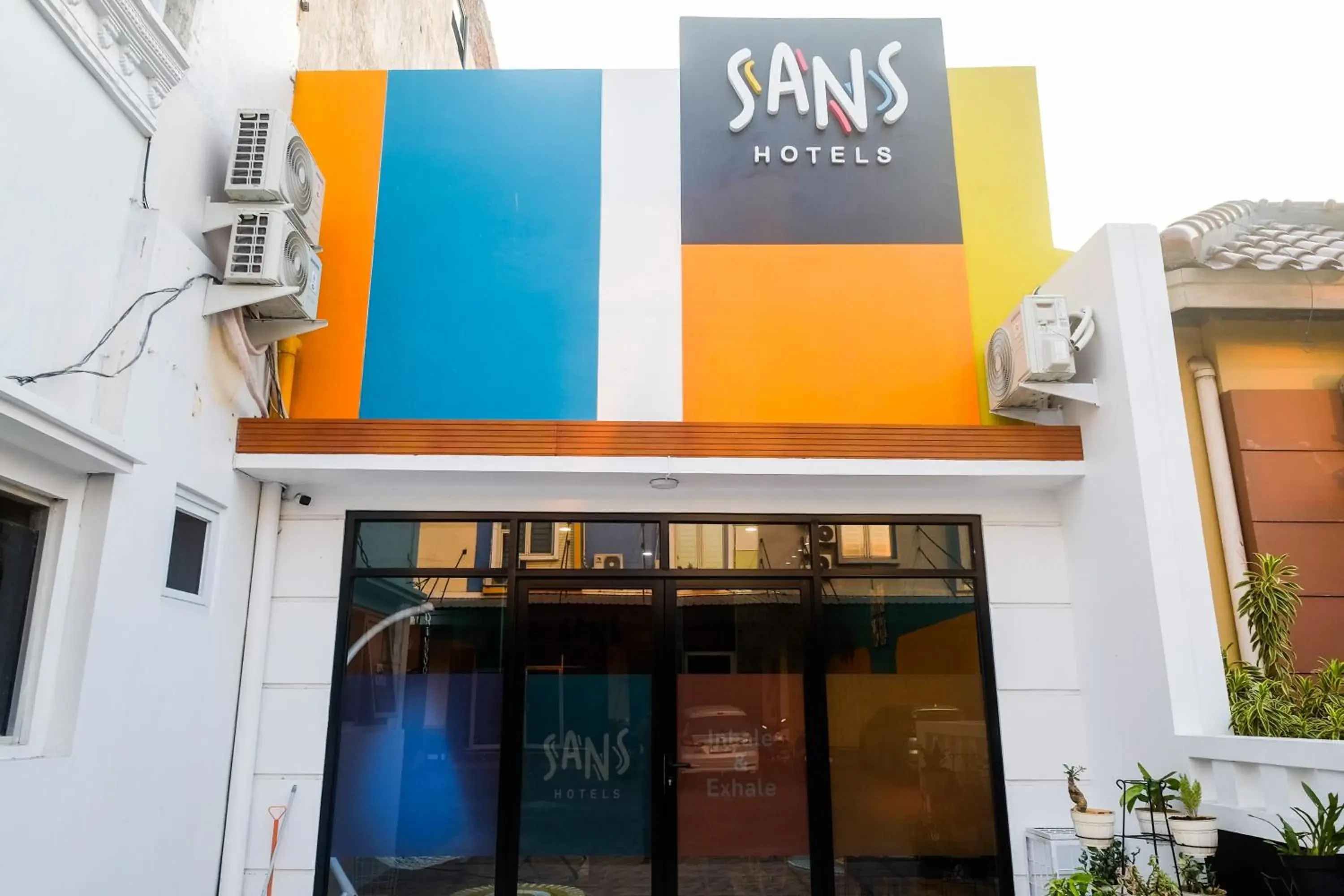 Property building in Sans Hotel City Park Medoho Semarang Property building in Sans Hotel City Park Medoho Semarang