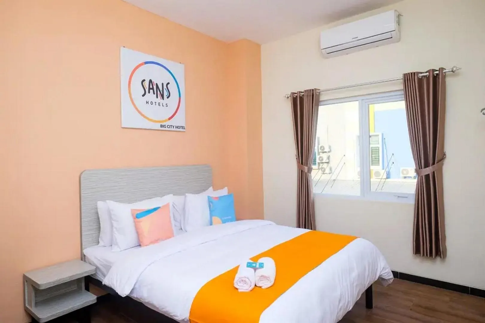 Bedroom, Bed in Sans Hotel City Park Medoho Semarang