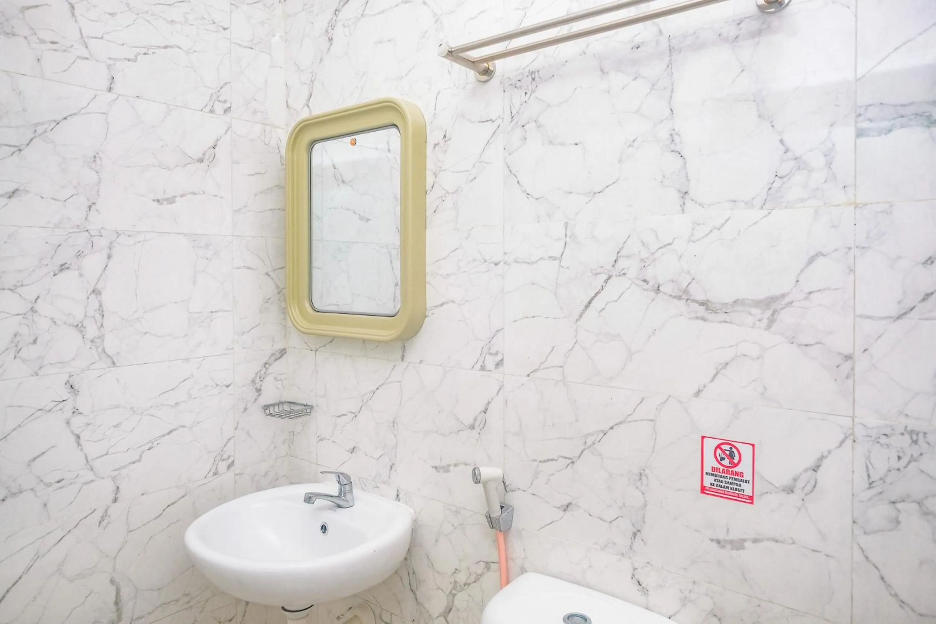 Sans Hotel City Park Medoho Semarang