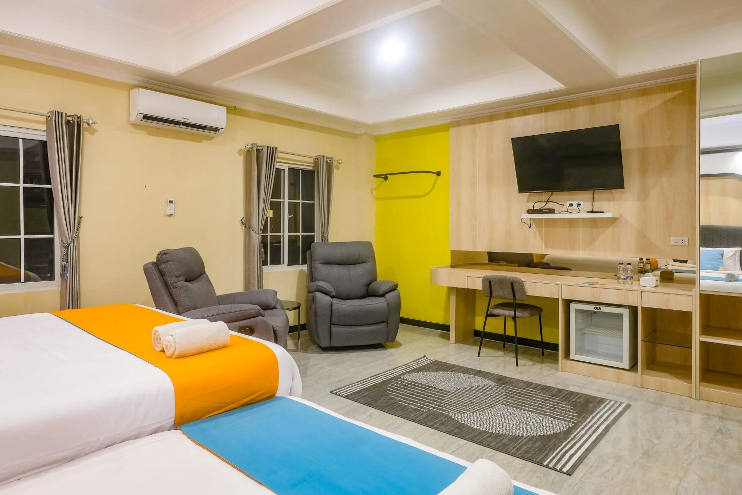 Bedroom, Bed in Sans Hotel City Park Medoho Semarang