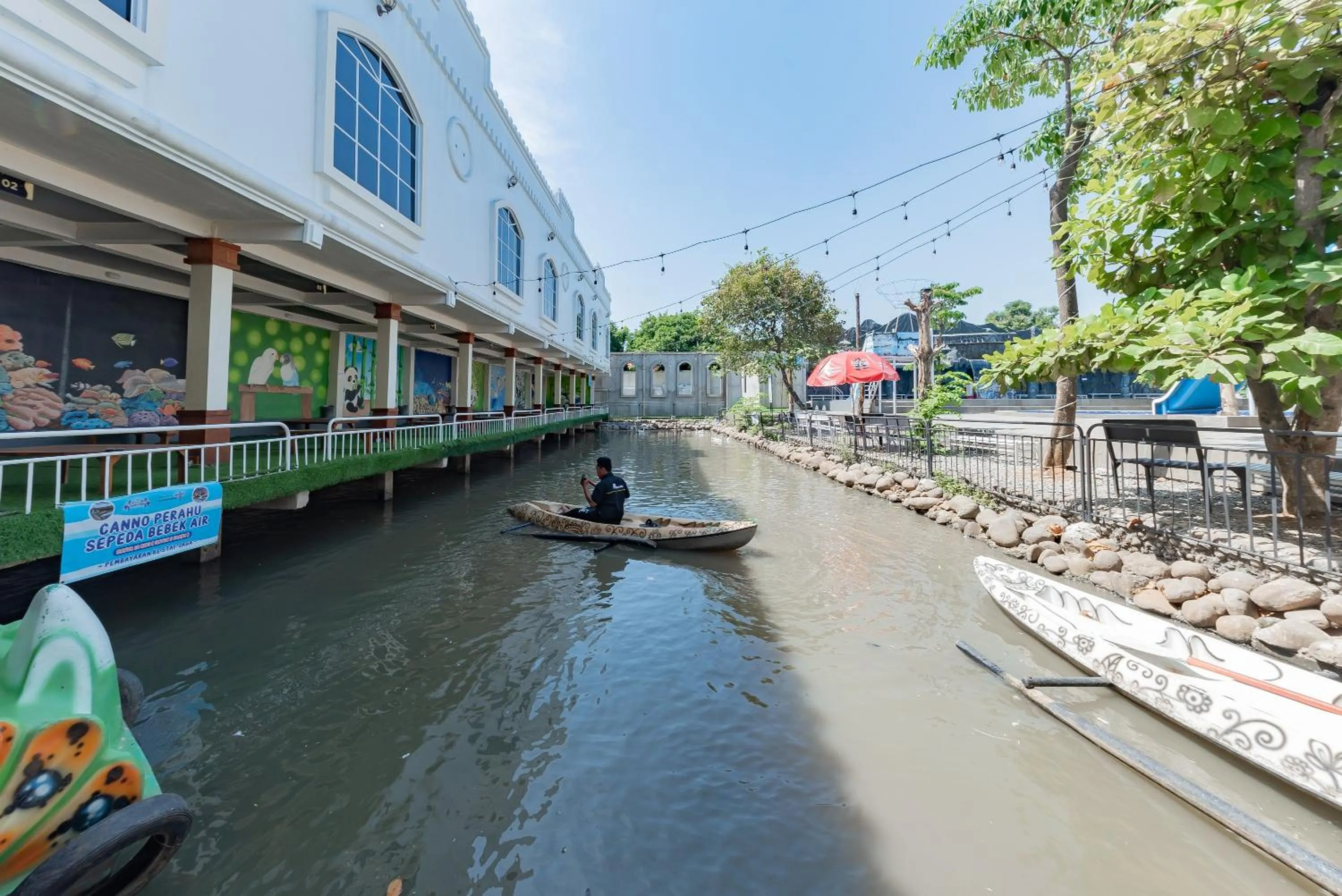 River view in RedDoorz @ Niagara Waterpark