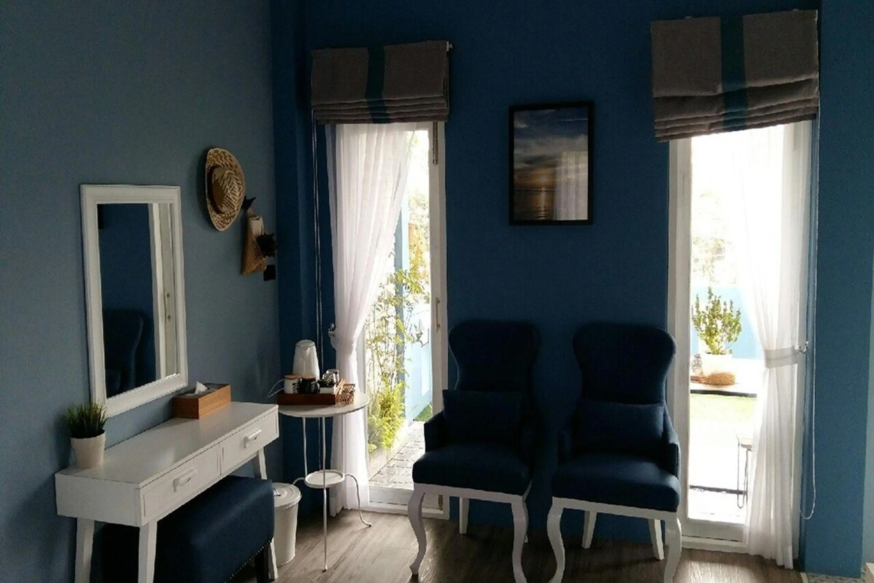 Seating area in I-Destiny Gallery Resort