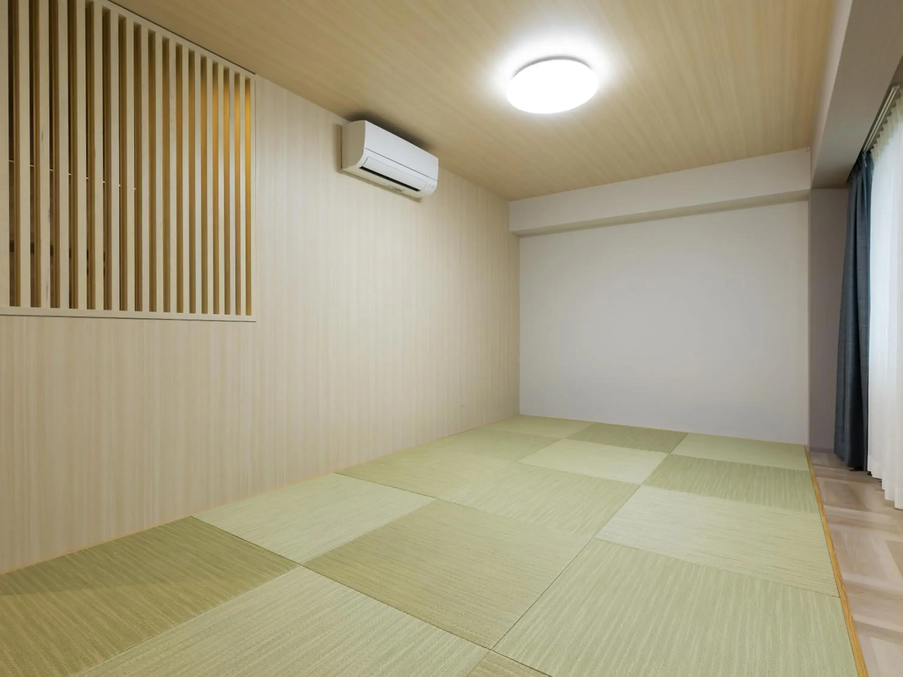 Photo of the whole room in Kyoto Plaza Hotel Kintetsu Jujo Photo of the whole room in Kyoto Plaza Hotel Kintetsu Jujo