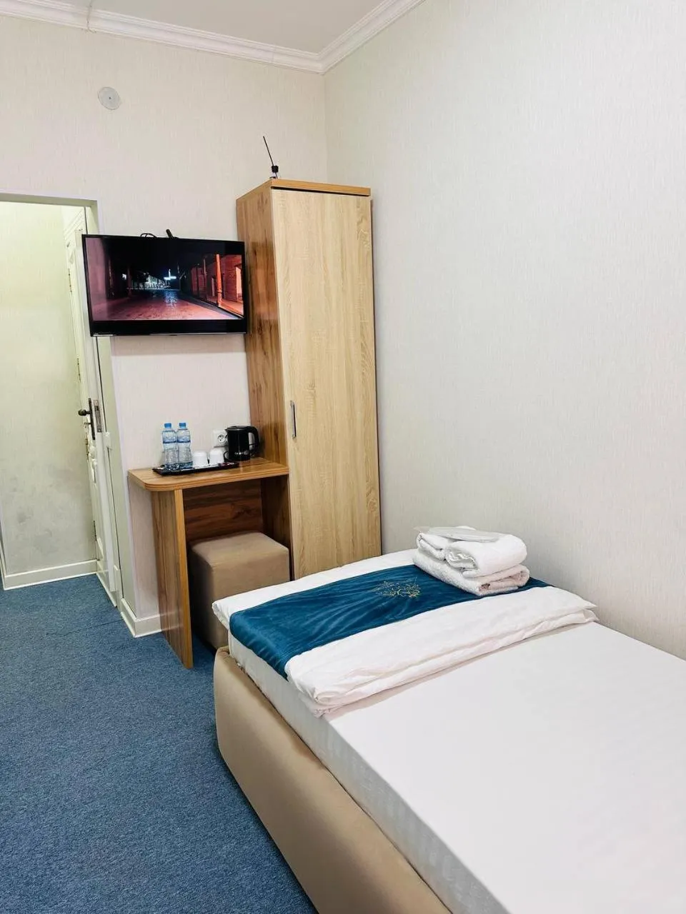 TV and multimedia, Bed in Afsona Hotel