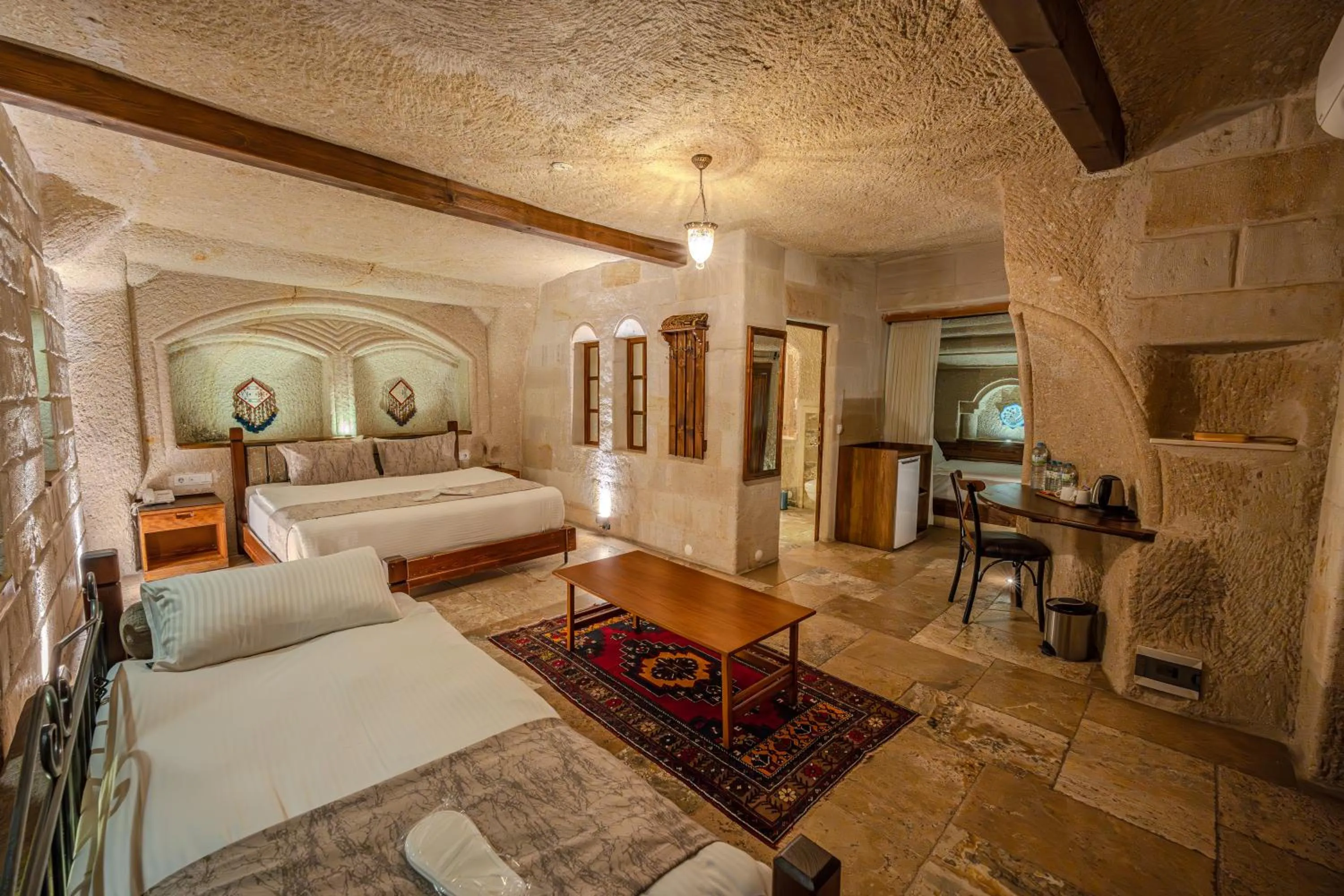 Photo of the whole room, Bed in Osmanbey Cave House