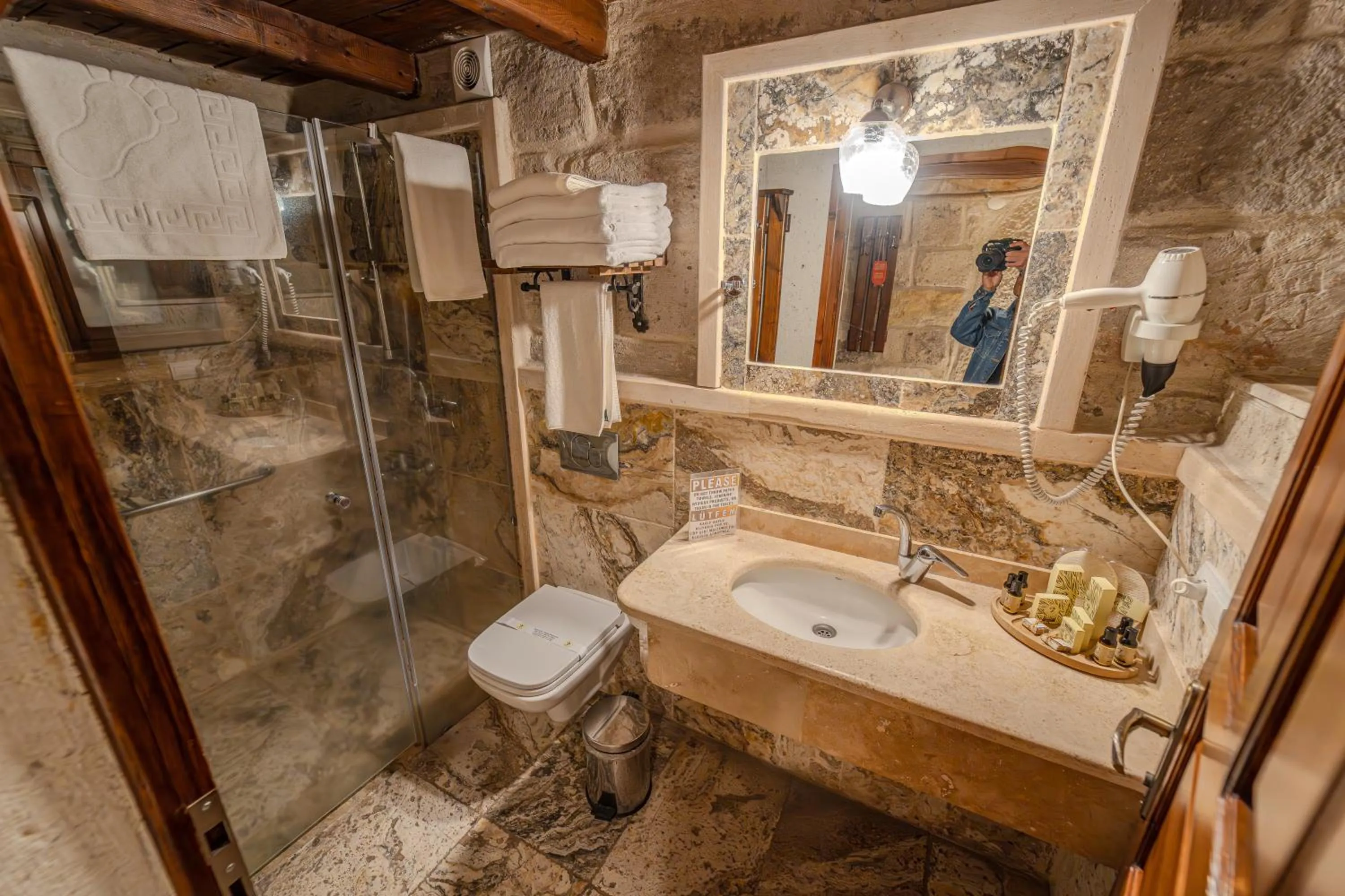 Shower in Osmanbey Cave House