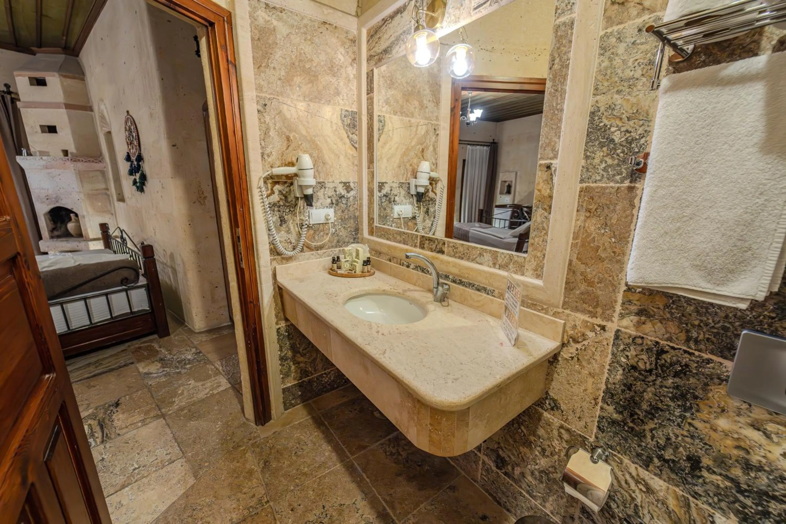 Bathroom in Osmanbey Cave House