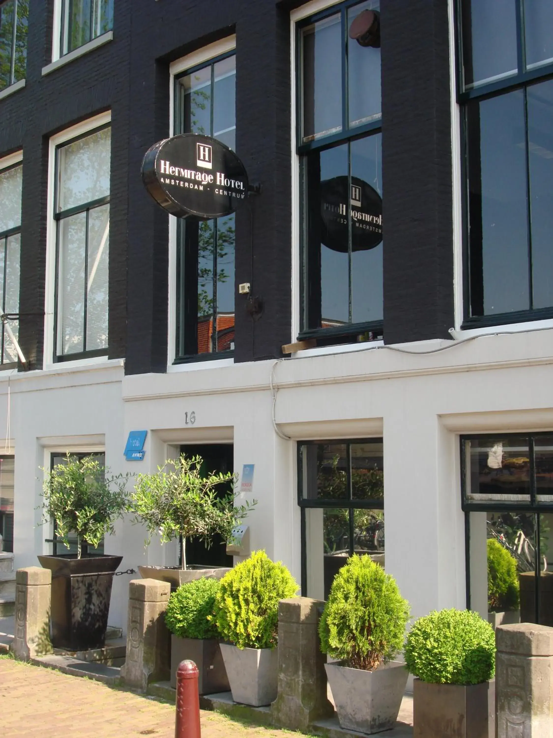 Facade/entrance in Hotel Hermitage Amsterdam Facade/entrance in Hotel Hermitage Amsterdam