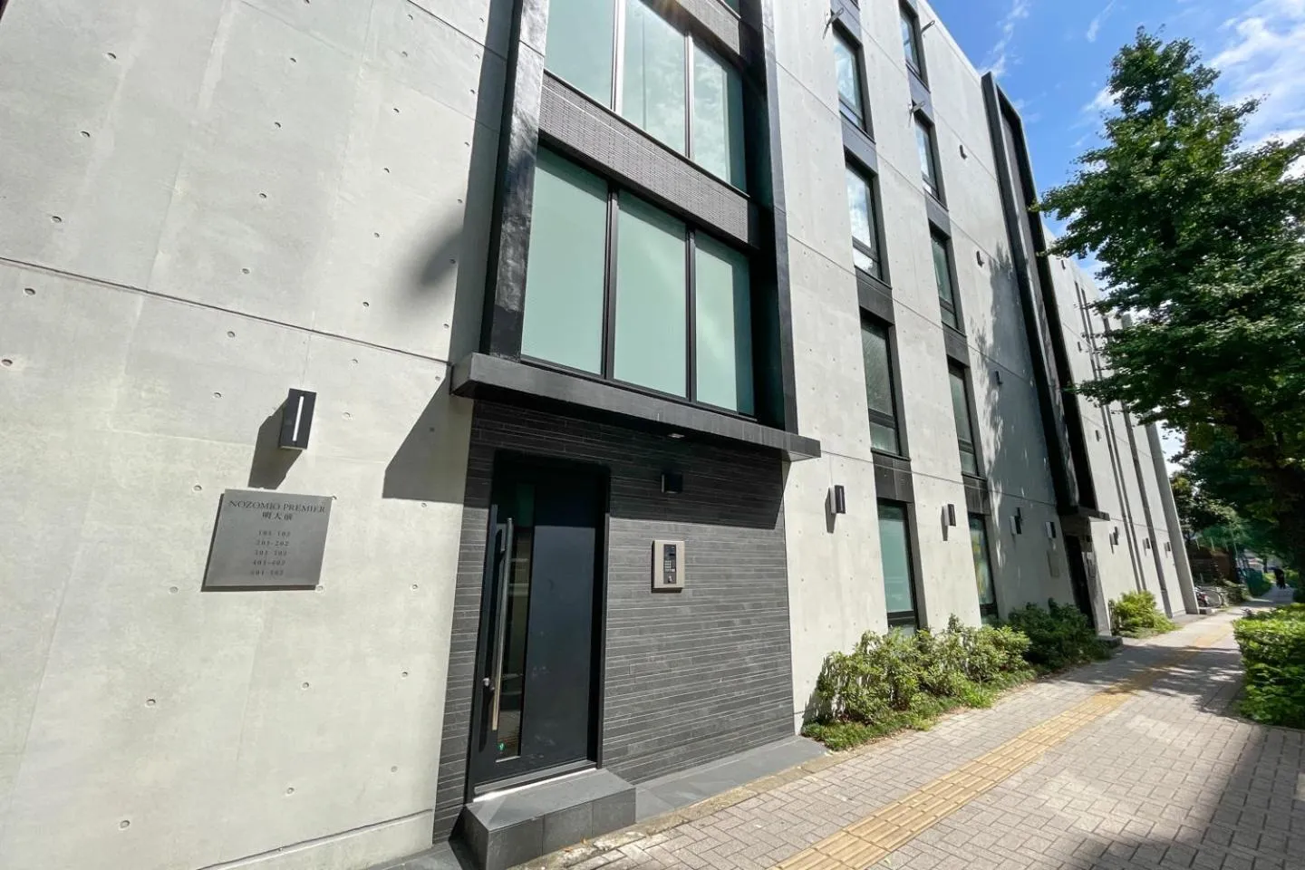 Property building in NOZOMIO PREMIER Meidaimae