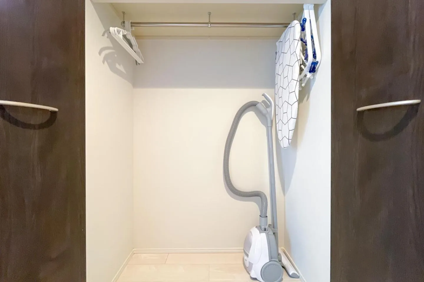 wardrobe in NOZOMIO PREMIER Meidaimae