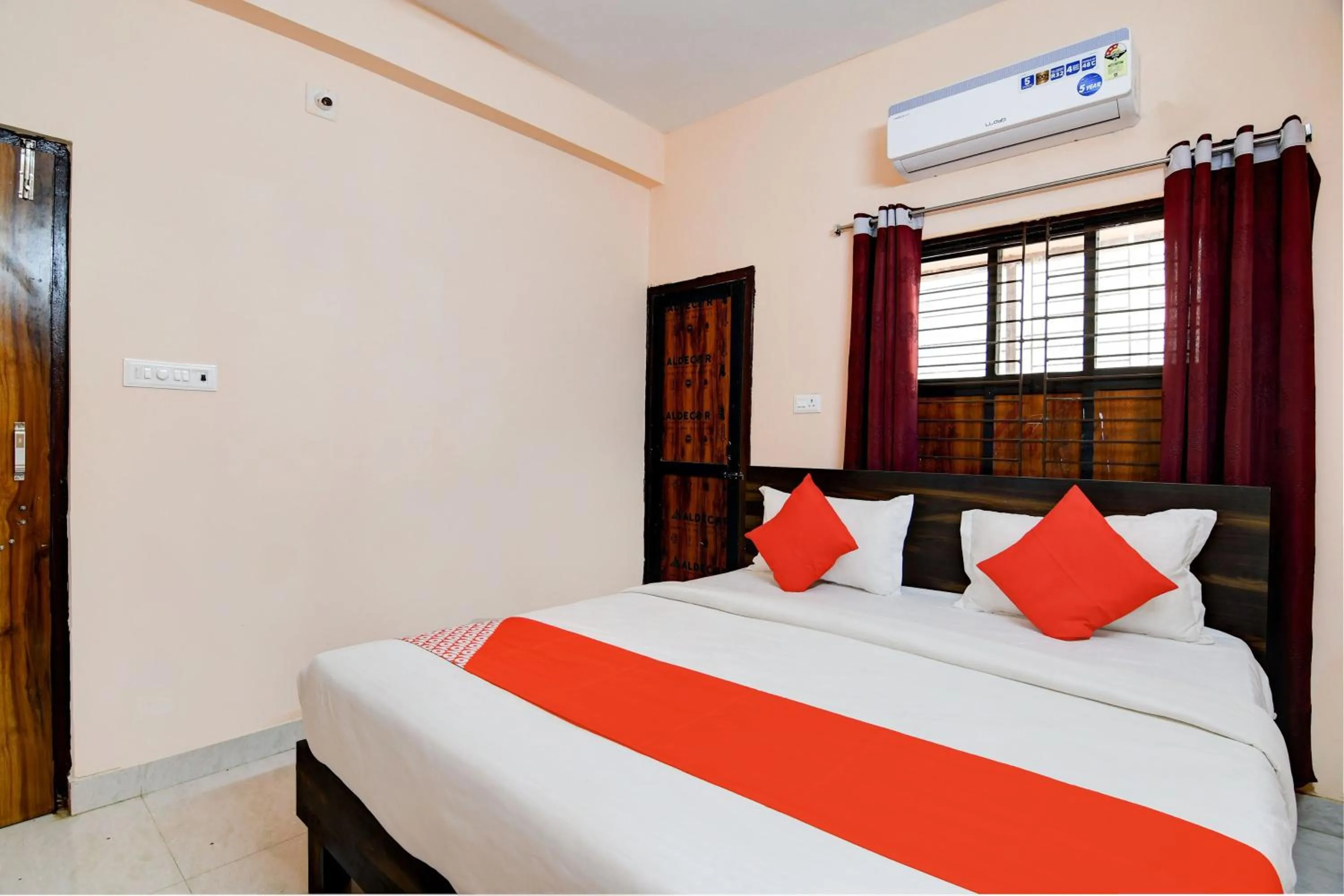 Bedroom in Hotel O Flagship S S Guesthouse