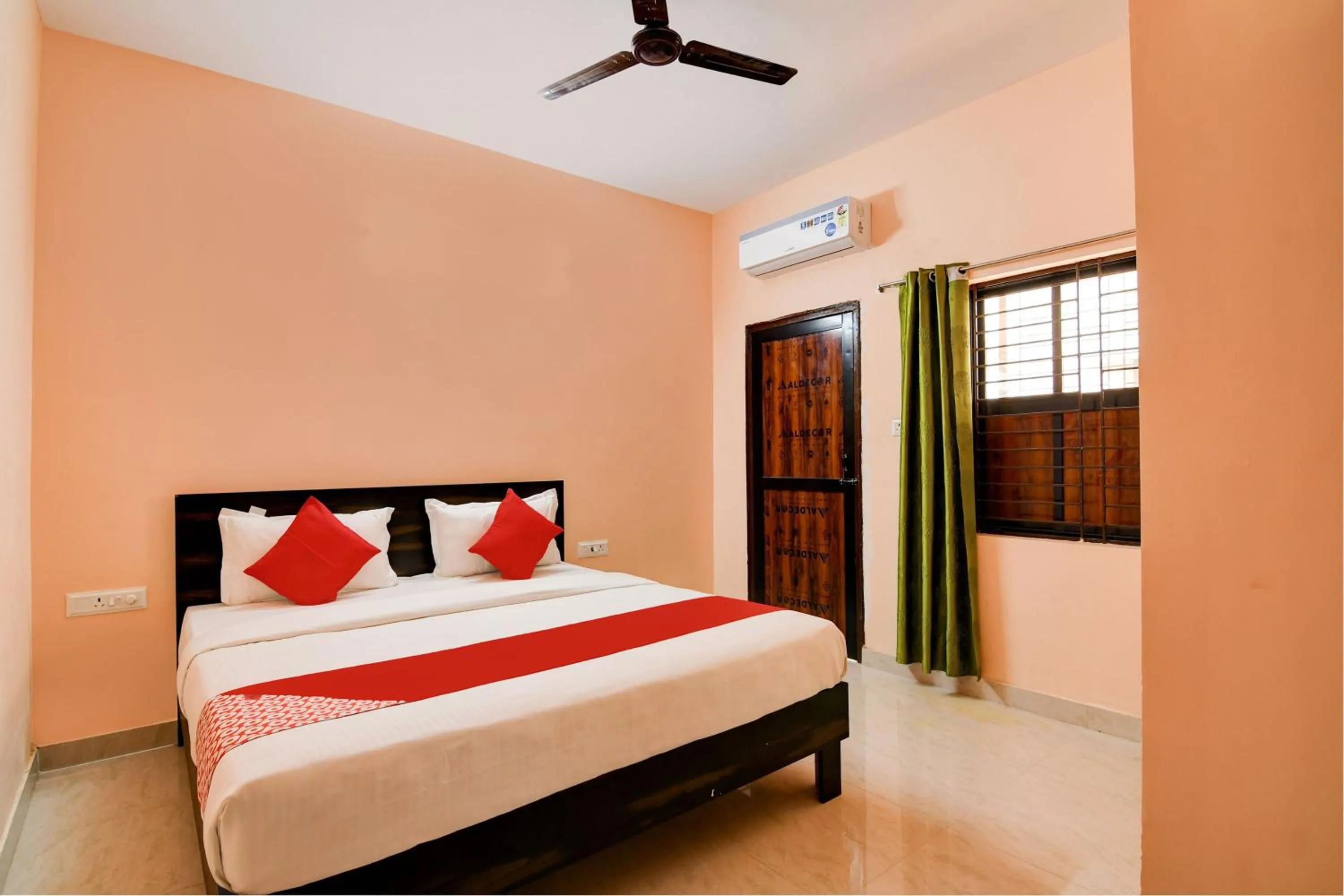 Bedroom in Hotel O Flagship S S Guesthouse