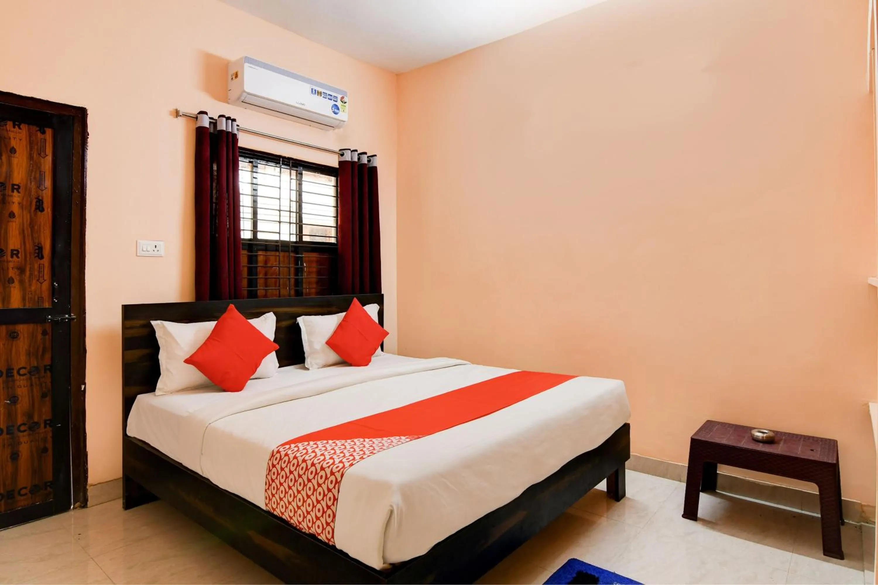 Bedroom in Hotel O Flagship S S Guesthouse