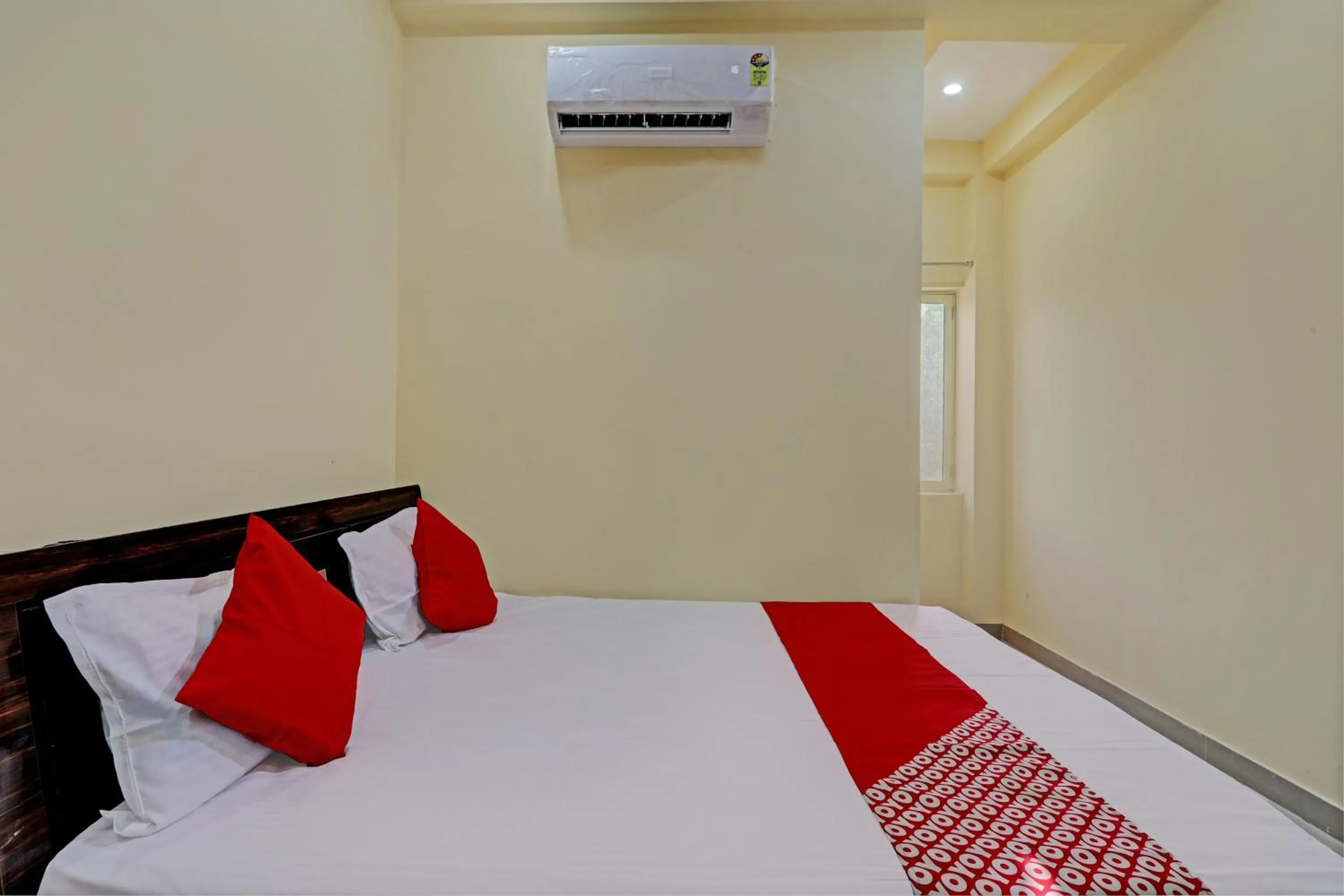 Bedroom, Bed in Hotel O Hotel Trimurti Inn