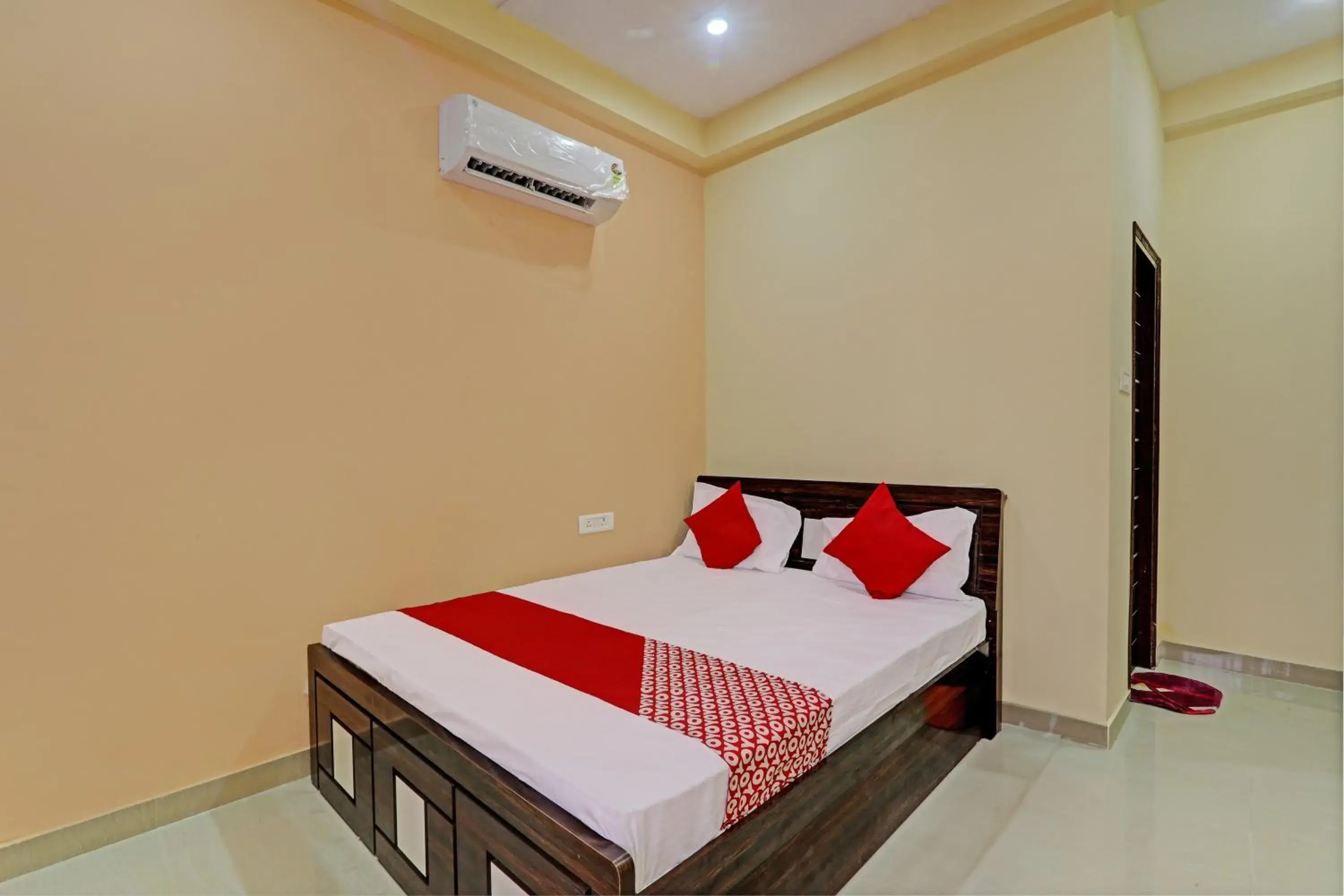 Classic Triple Room - single occupancy in Hotel O Hotel Trimurti Inn Classic Triple Room - single occupancy in Hotel O Hotel Trimurti Inn