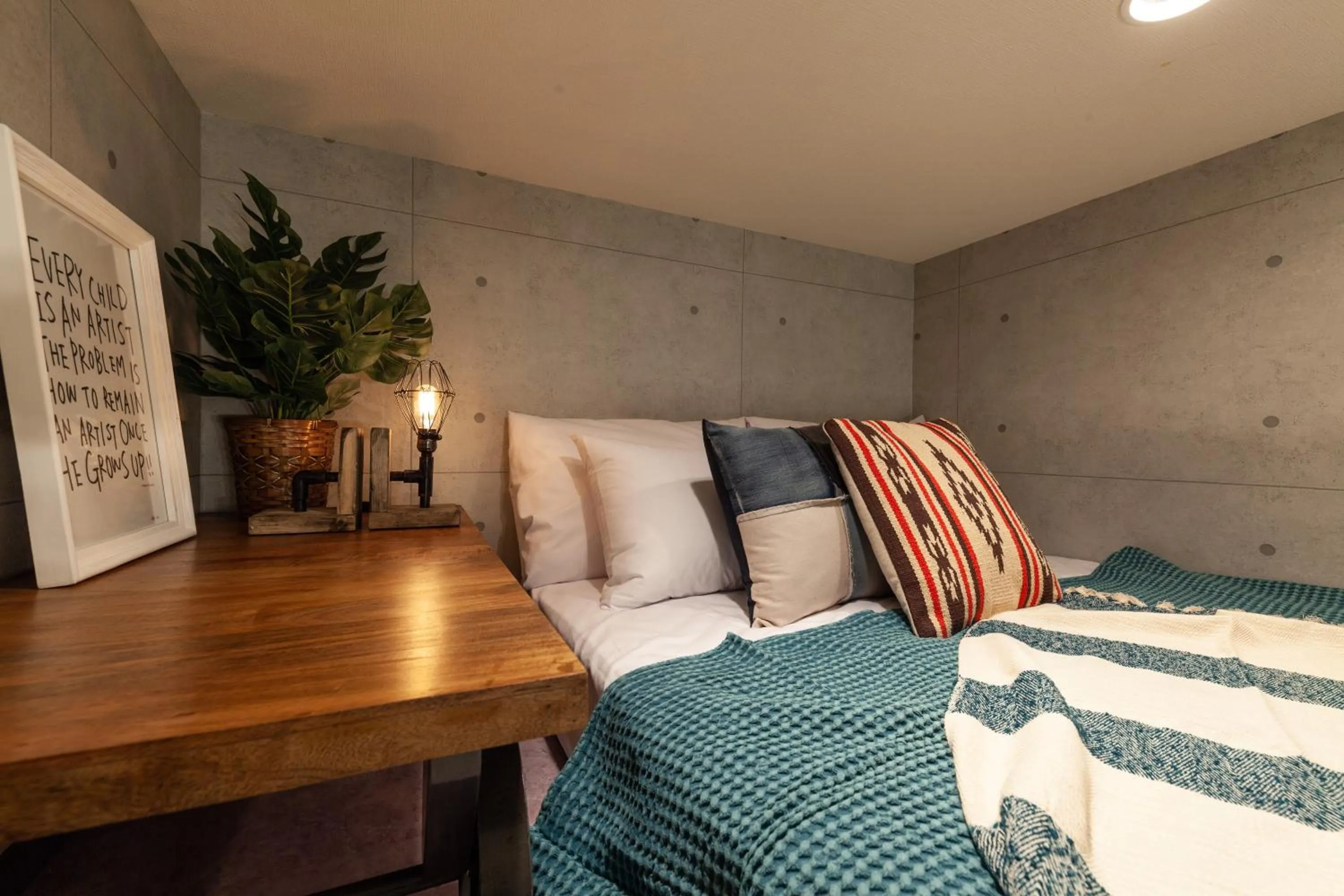 Bed in Vintage Design Kagurazaka