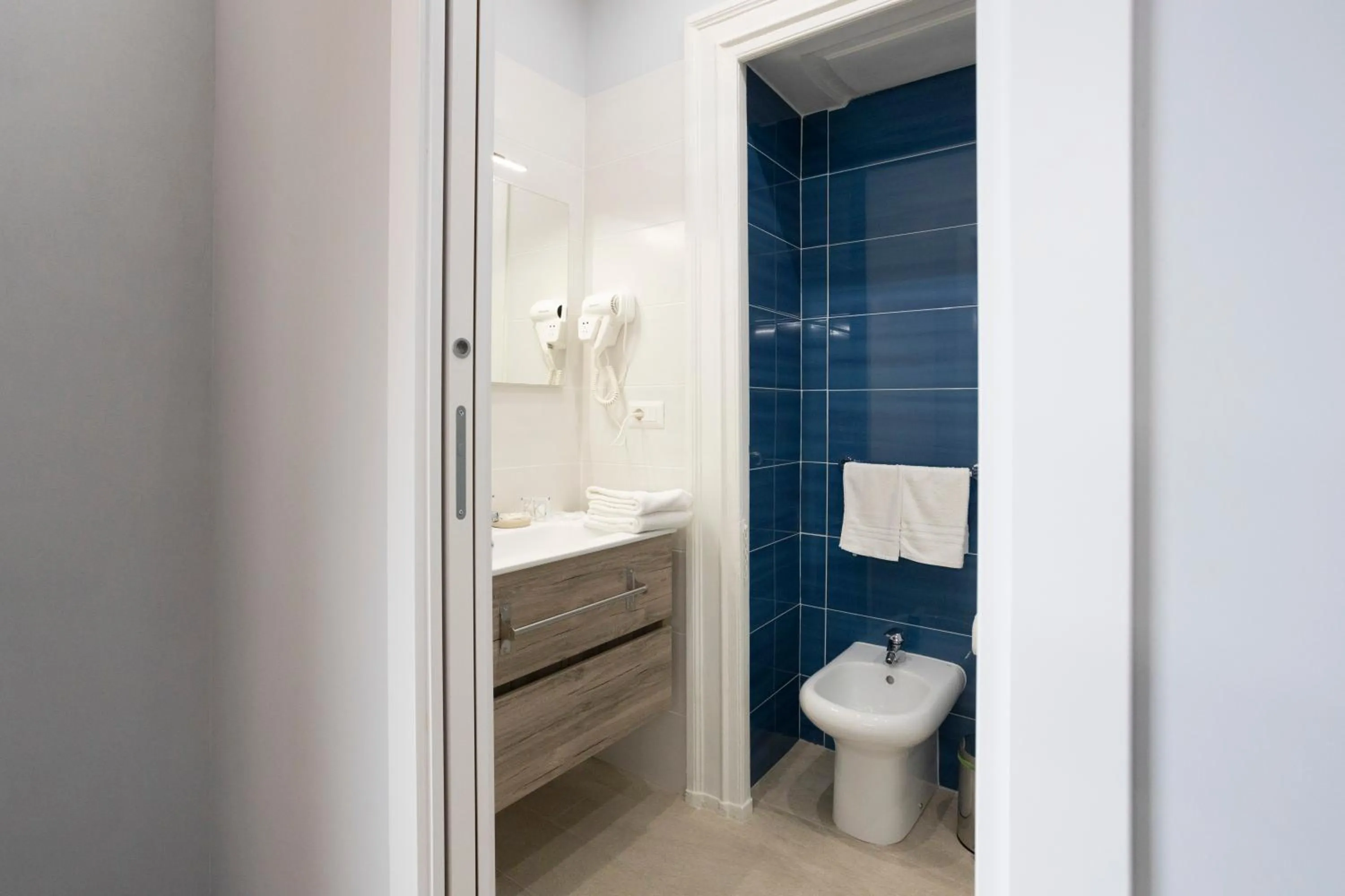 Shower in La Chambre Duomo