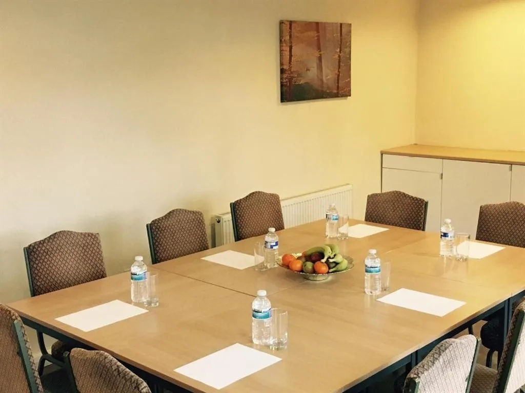 Meeting/conference room in Stockwood Hotel - Luton Airport