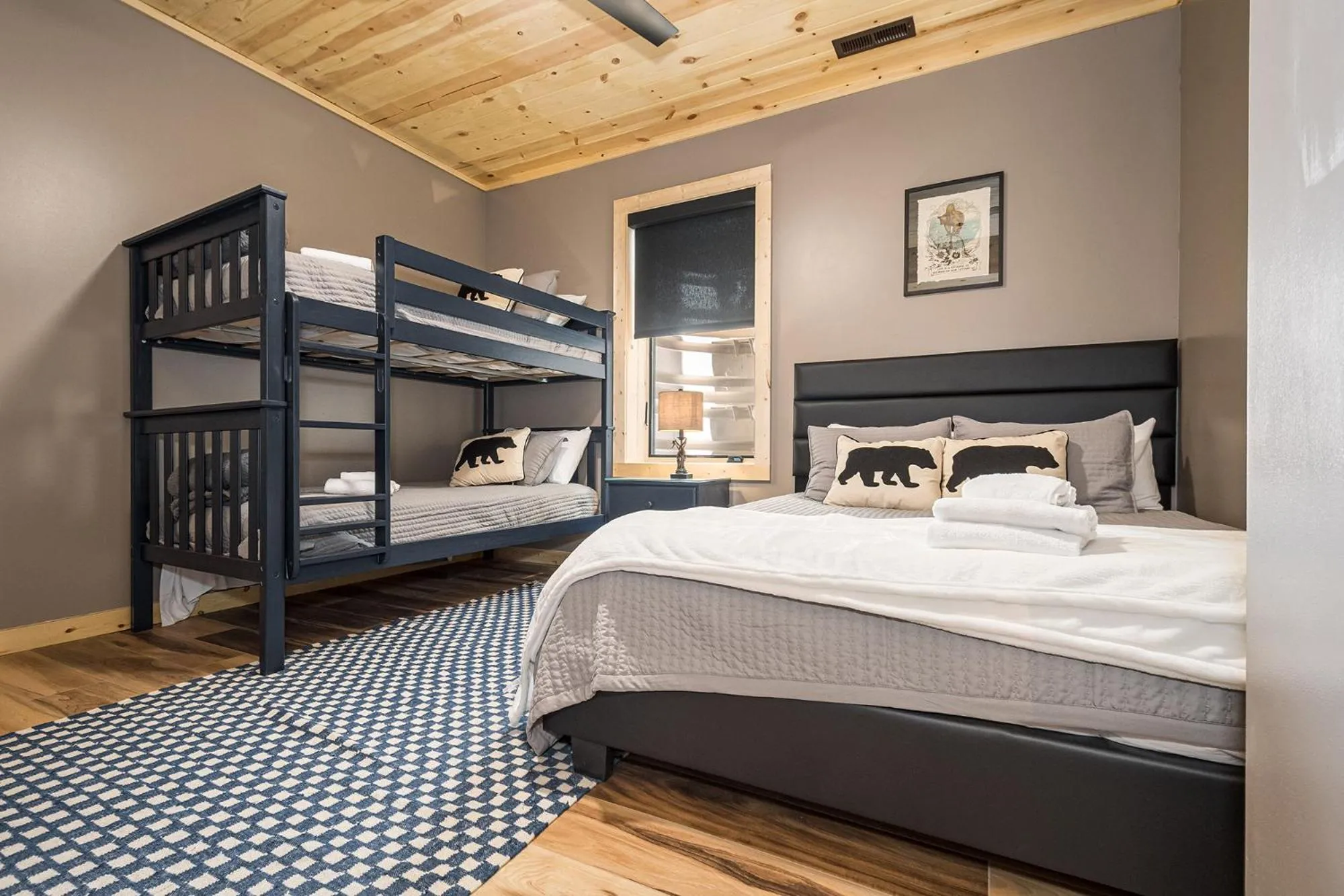 Property building, Bed in Black Diamond Lodge